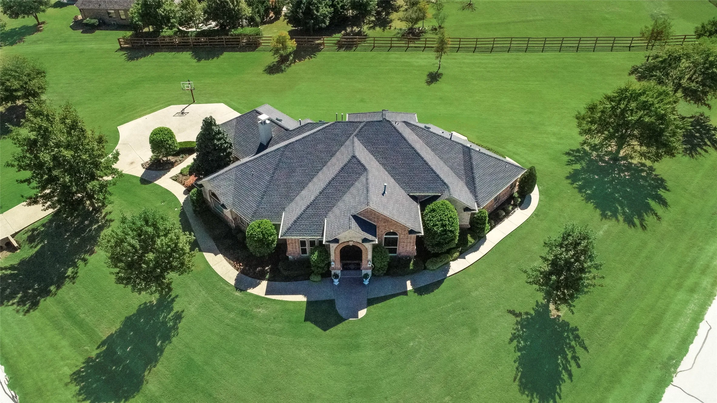 Single Family Residence For Sale in Denton County , 2012 Winthrop Hill Road, Denton, Texas 76226, 4 Bedroom, 4 Bathroom, 2 Garage spaces, 3,922 Sqft, built in 2006, mls#21287614, Real Estate Agent in Denton, Homes For Sale in Denton county, Homes For Sale in Denton, Realtor in Denton Texas, Real Estate Brokerage Independent Realty Texas, Luminita Cordes Realtor