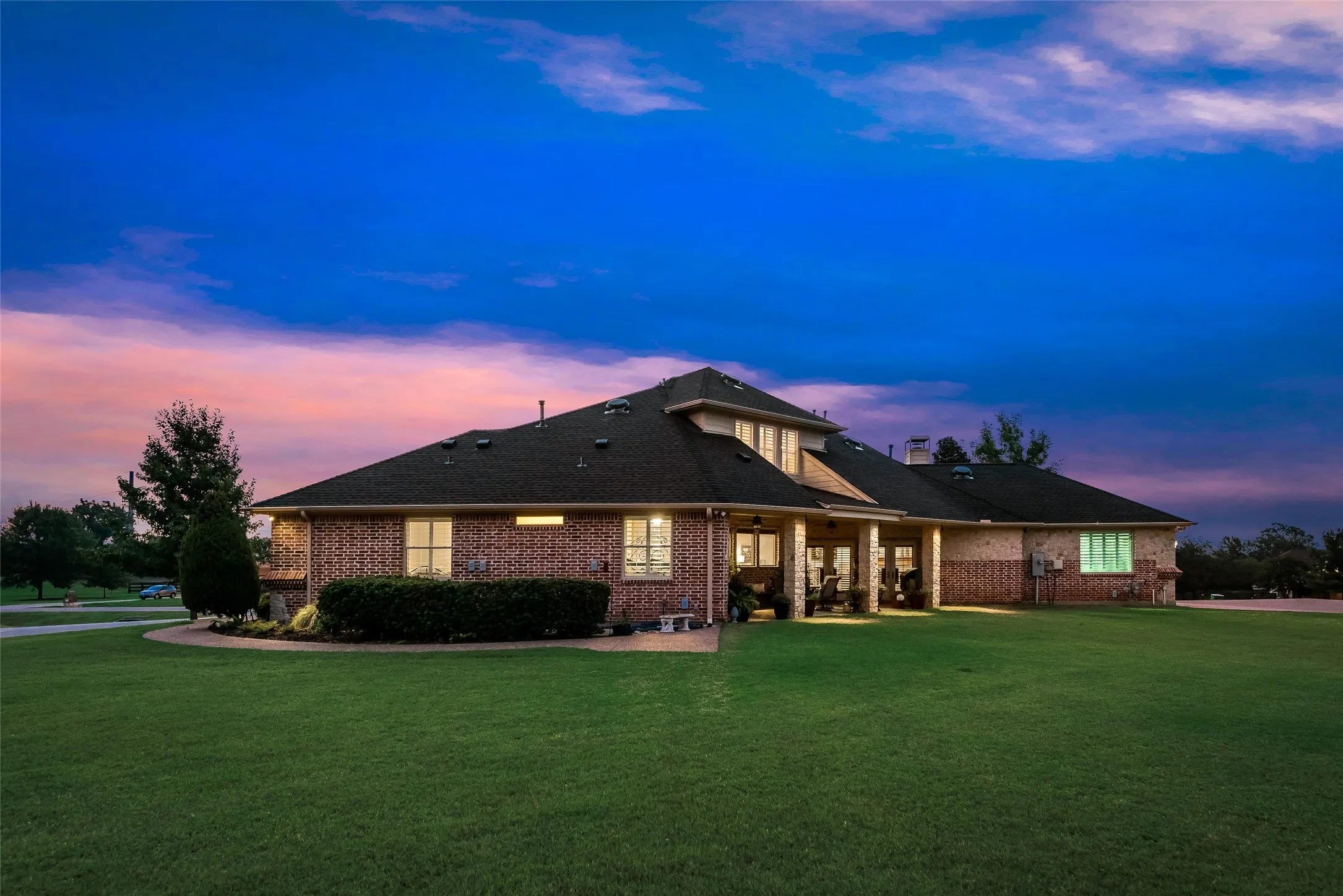 Single Family Residence For Sale in Denton County , 2012 Winthrop Hill Road, Denton, Texas 76226, 4 Bedroom, 4 Bathroom, 2 Garage spaces, 3,922 Sqft, built in 2006, mls#21287614, Real Estate Agent in Denton, Homes For Sale in Denton county, Homes For Sale in Denton, Realtor in Denton Texas, Real Estate Brokerage Independent Realty Texas, Luminita Cordes Realtor