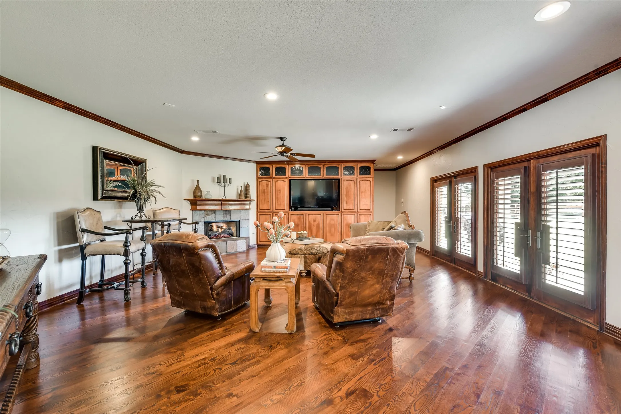 Single Family Residence For Sale in Denton County , 2012 Winthrop Hill Road, Denton, Texas 76226, 4 Bedroom, 4 Bathroom, 2 Garage spaces, 3,922 Sqft, built in 2006, mls#21287614, Real Estate Agent in Denton, Homes For Sale in Denton county, Homes For Sale in Denton, Realtor in Denton Texas, Real Estate Brokerage Independent Realty Texas, Luminita Cordes Realtor