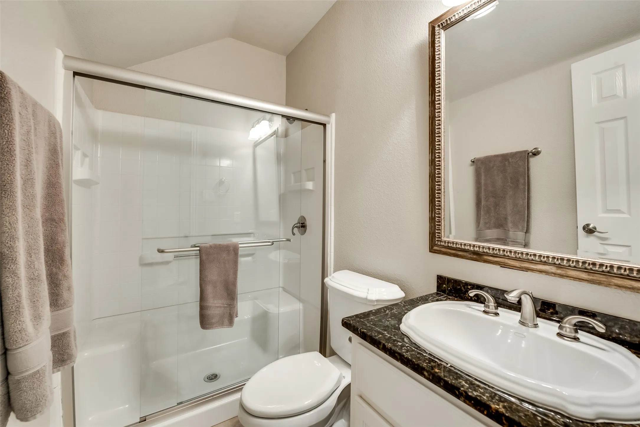 Single Family Residence For Sale in Denton County , 2012 Winthrop Hill Road, Denton, Texas 76226, 4 Bedroom, 4 Bathroom, 2 Garage spaces, 3,922 Sqft, built in 2006, mls#21287614, Real Estate Agent in Denton, Homes For Sale in Denton county, Homes For Sale in Denton, Realtor in Denton Texas, Real Estate Brokerage Independent Realty Texas, Luminita Cordes Realtor
