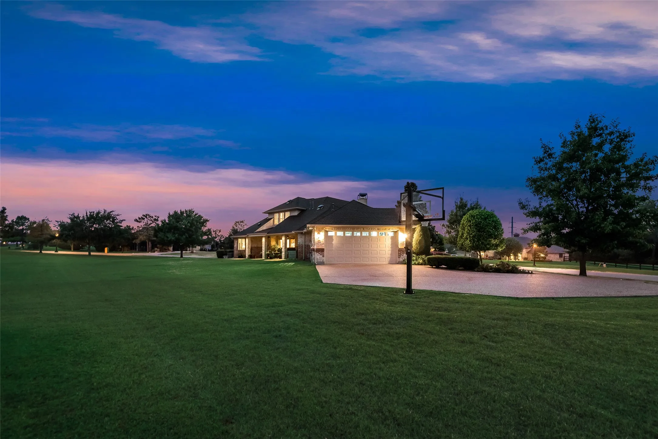 Single Family Residence For Sale in Denton County , 2012 Winthrop Hill Road, Denton, Texas 76226, 4 Bedroom, 4 Bathroom, 2 Garage spaces, 3,922 Sqft, built in 2006, mls#21287614, Real Estate Agent in Denton, Homes For Sale in Denton county, Homes For Sale in Denton, Realtor in Denton Texas, Real Estate Brokerage Independent Realty Texas, Luminita Cordes Realtor