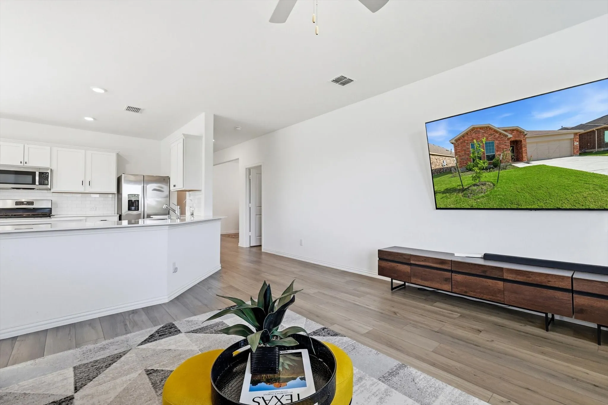 The connection with the kitchen and the front of the house flows perfectly.