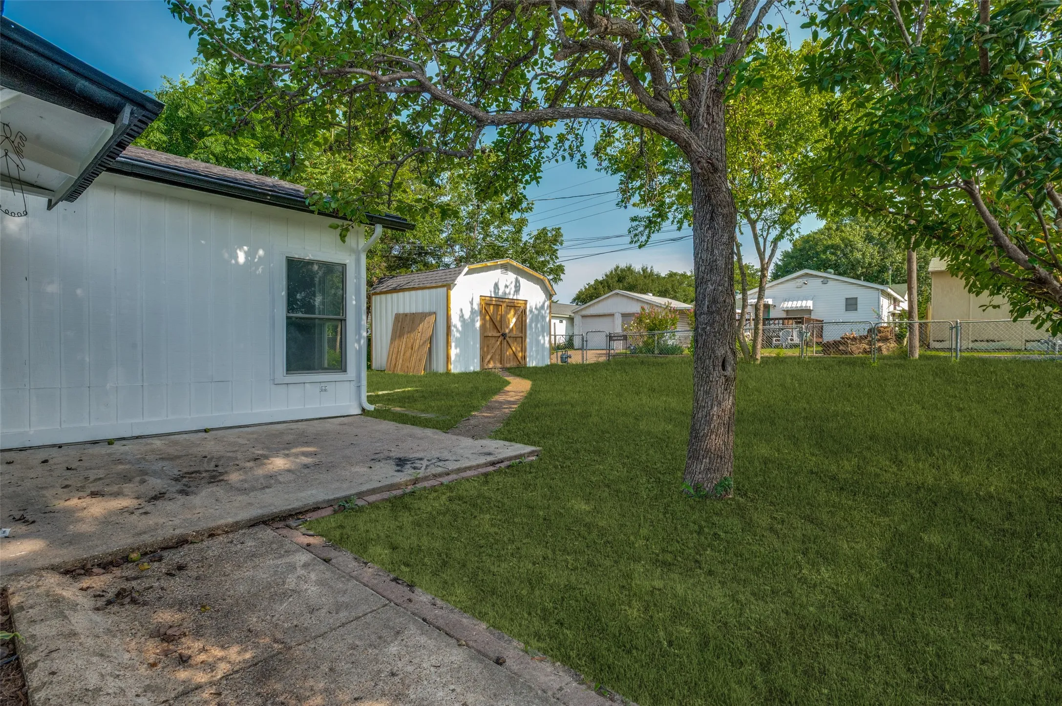 Single Family Residence For Sale in Dallas County , 3811 Rolinda Drive, Dallas, Texas 75211, 4 Bedroom, 2 Bathroom, 1 Garage spaces, 1,843 Sqft, built in 1956, mls#21314302, Real Estate Agent in Dallas, Homes For Sale in Dallas county, Homes For Sale in Dallas, Realtor in Dallas Texas, Real Estate Brokerage Independent Realty Texas, Luminita Cordes Realtor