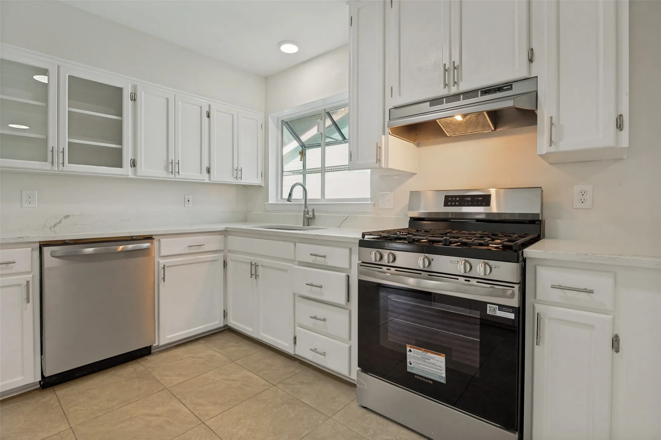 Single Family Residence For Sale in Dallas County , 3811 Rolinda Drive, Dallas, Texas 75211, 4 Bedroom, 2 Bathroom, 1 Garage spaces, 1,843 Sqft, built in 1956, mls#21314302, Real Estate Agent in Dallas, Homes For Sale in Dallas county, Homes For Sale in Dallas, Realtor in Dallas Texas, Real Estate Brokerage Independent Realty Texas, Luminita Cordes Realtor