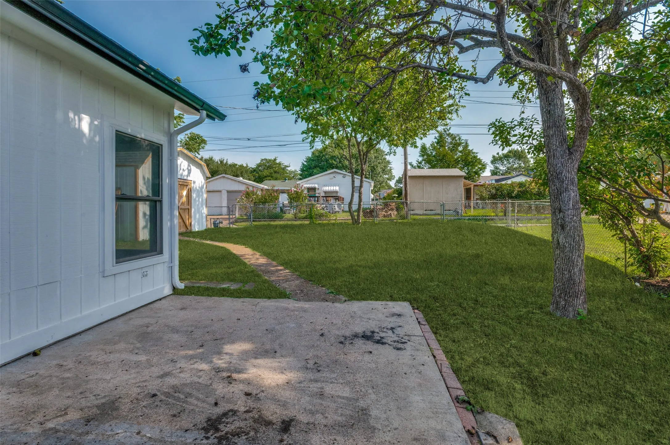 Single Family Residence For Sale in Dallas County , 3811 Rolinda Drive, Dallas, Texas 75211, 4 Bedroom, 2 Bathroom, 1 Garage spaces, 1,843 Sqft, built in 1956, mls#21314302, Real Estate Agent in Dallas, Homes For Sale in Dallas county, Homes For Sale in Dallas, Realtor in Dallas Texas, Real Estate Brokerage Independent Realty Texas, Luminita Cordes Realtor
