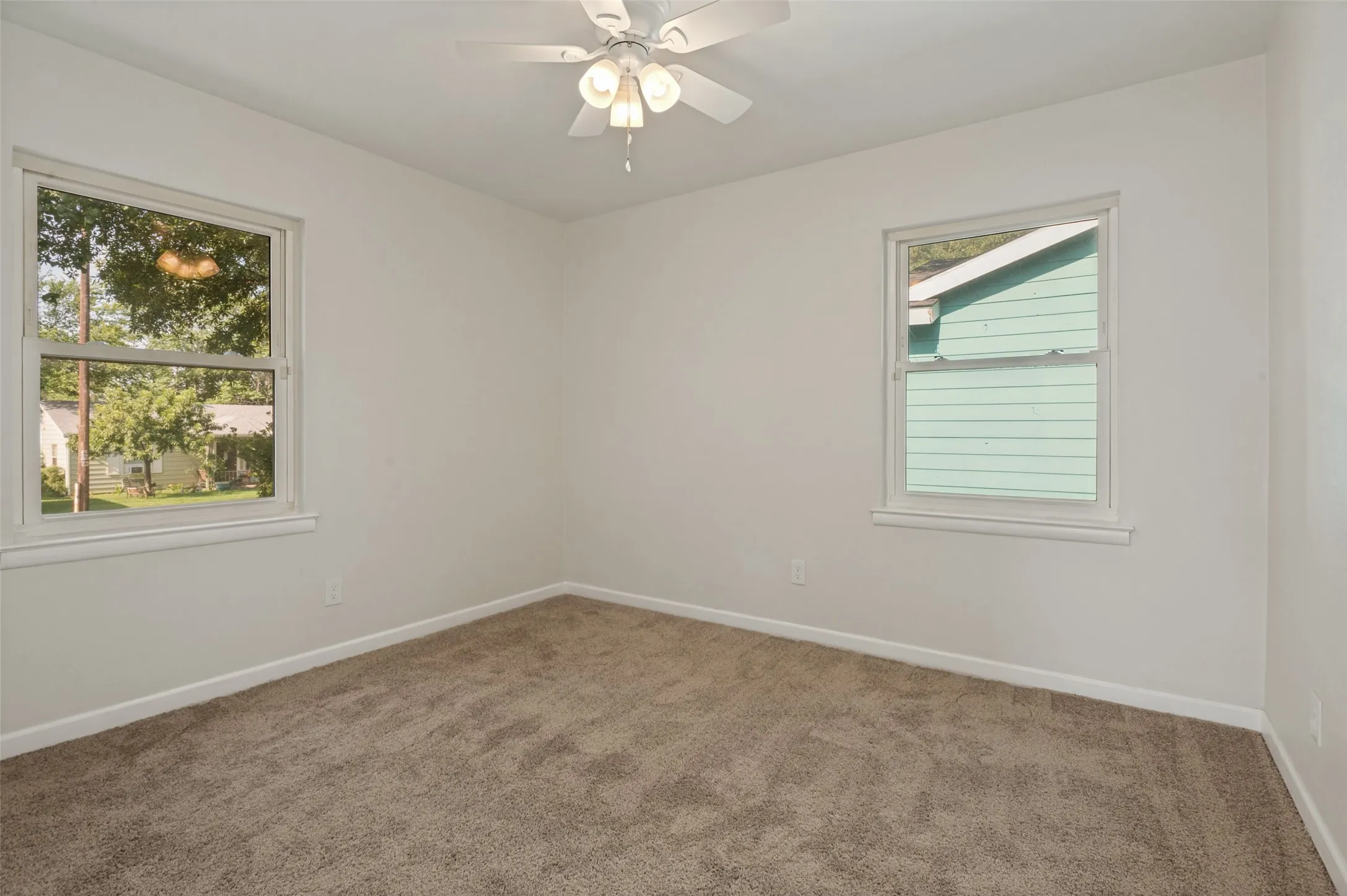 Single Family Residence For Sale in Dallas County , 3811 Rolinda Drive, Dallas, Texas 75211, 4 Bedroom, 2 Bathroom, 1 Garage spaces, 1,843 Sqft, built in 1956, mls#21314302, Real Estate Agent in Dallas, Homes For Sale in Dallas county, Homes For Sale in Dallas, Realtor in Dallas Texas, Real Estate Brokerage Independent Realty Texas, Luminita Cordes Realtor