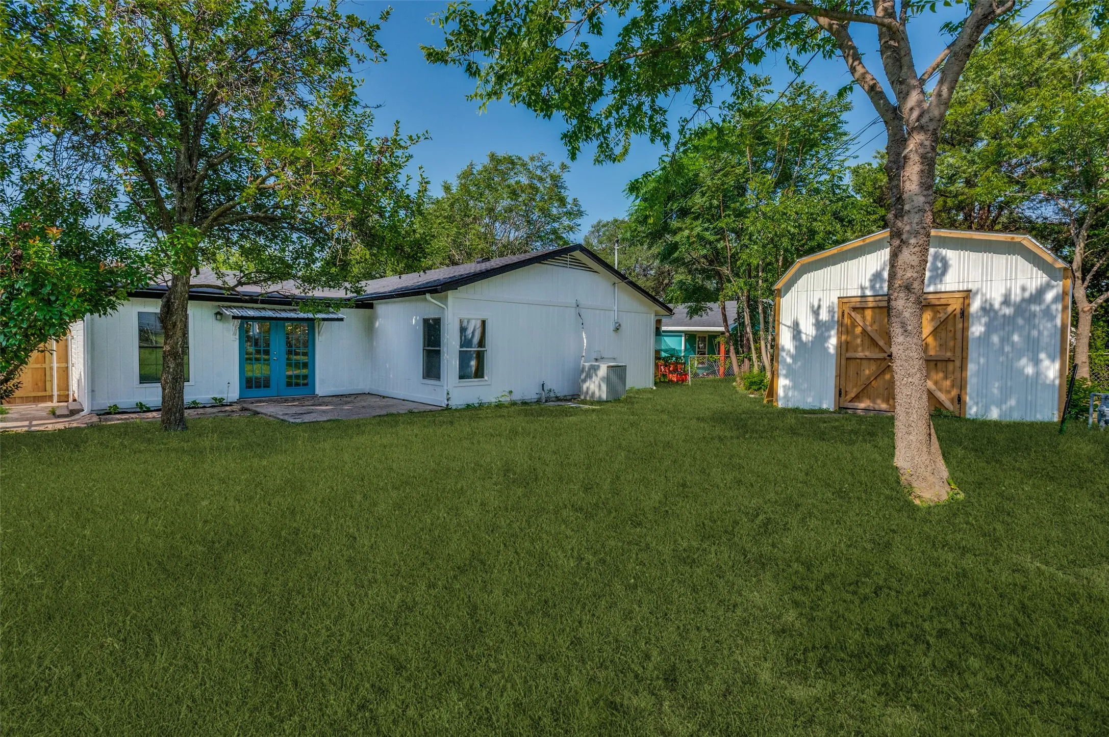 Single Family Residence For Sale in Dallas County , 3811 Rolinda Drive, Dallas, Texas 75211, 4 Bedroom, 2 Bathroom, 1 Garage spaces, 1,843 Sqft, built in 1956, mls#21314302, Real Estate Agent in Dallas, Homes For Sale in Dallas county, Homes For Sale in Dallas, Realtor in Dallas Texas, Real Estate Brokerage Independent Realty Texas, Luminita Cordes Realtor