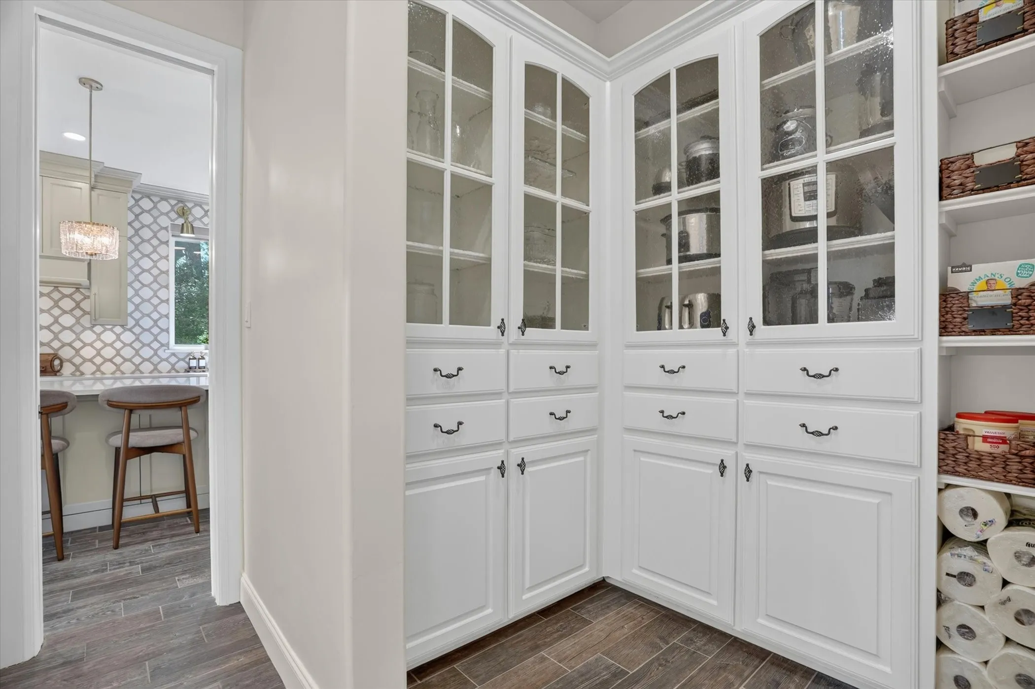 Single Family Residence For Sale in Tarrant County , 3438 Indian Trail, Arlington, Texas 76016, 8 Bedroom, 9 Bathroom, 2 Garage spaces, 6,062 Sqft, built in 2015, mls#21314056, Real Estate Agent in Arlington, Homes For Sale in Tarrant county, Homes For Sale in Arlington, Realtor in Arlington Texas, Real Estate Brokerage Independent Realty Texas, Luminita Cordes Realtor