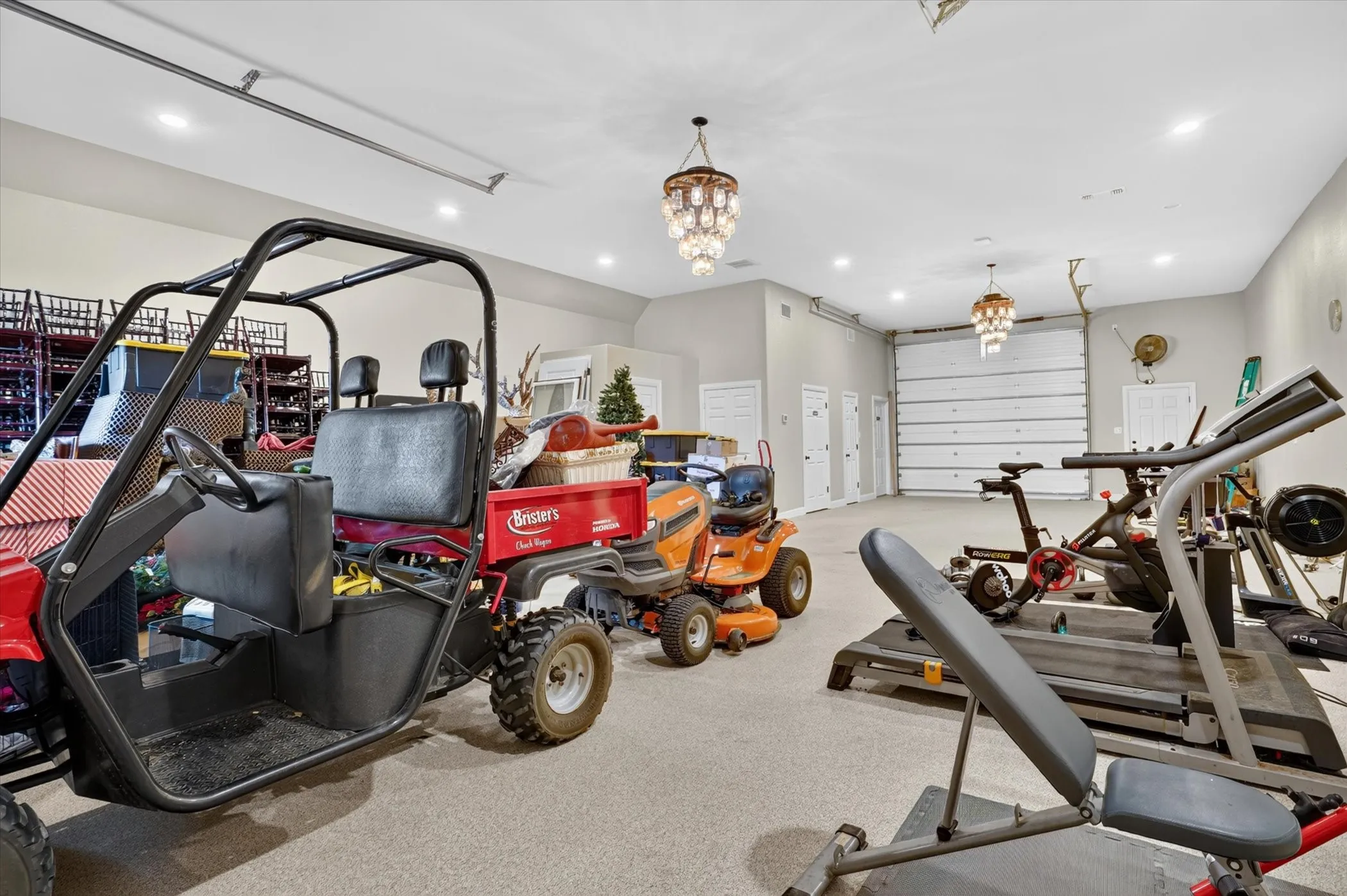 Single Family Residence For Sale in Tarrant County , 3438 Indian Trail, Arlington, Texas 76016, 8 Bedroom, 9 Bathroom, 2 Garage spaces, 6,062 Sqft, built in 2015, mls#21314056, Real Estate Agent in Arlington, Homes For Sale in Tarrant county, Homes For Sale in Arlington, Realtor in Arlington Texas, Real Estate Brokerage Independent Realty Texas, Luminita Cordes Realtor