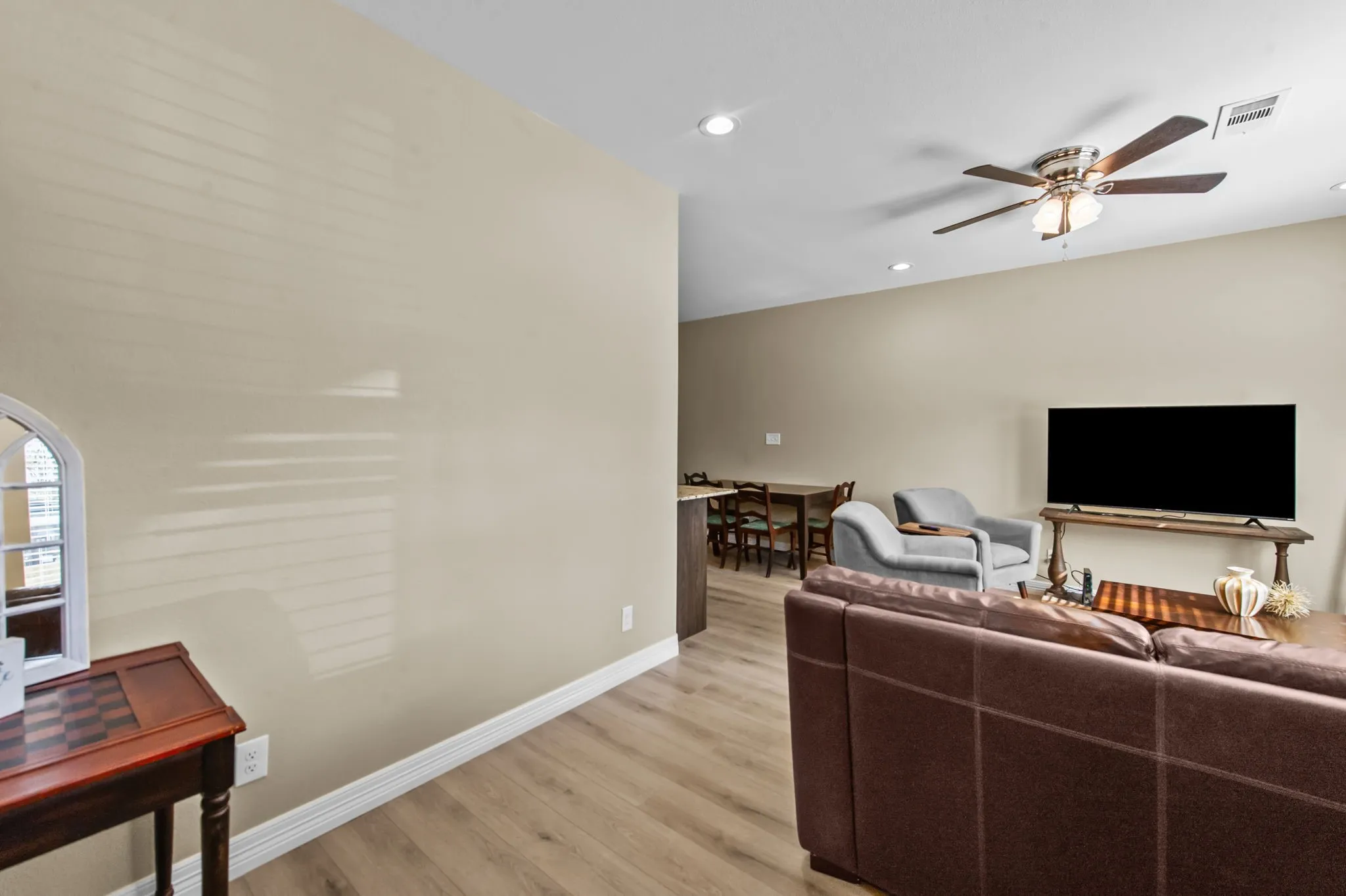 Duplex For Rent in Grayson County , 613 W Elm Street, Denison, Texas 75020, 3 Bedroom, 2 Bathroom, Garage spaces, 2,711 Sqft, built in 2022, mls#21314311, Real Estate Agent in Denison, Homes For Rent in Grayson county, Homes For Rent in Denison, Realtor in Denison Texas, Real Estate Brokerage Independent Realty Texas, Luminita Cordes Realtor