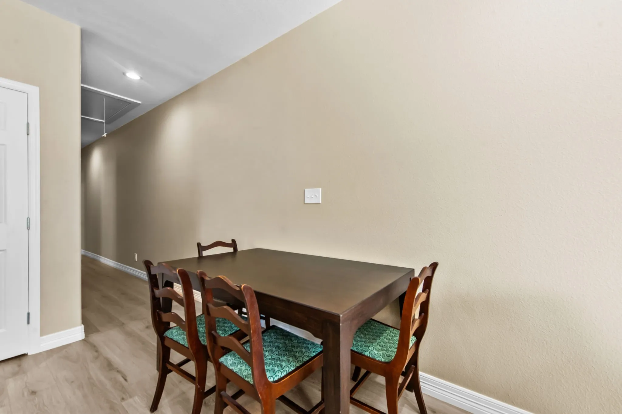 Duplex For Rent in Grayson County , 613 W Elm Street, Denison, Texas 75020, 3 Bedroom, 2 Bathroom, Garage spaces, 2,711 Sqft, built in 2022, mls#21314311, Real Estate Agent in Denison, Homes For Rent in Grayson county, Homes For Rent in Denison, Realtor in Denison Texas, Real Estate Brokerage Independent Realty Texas, Luminita Cordes Realtor