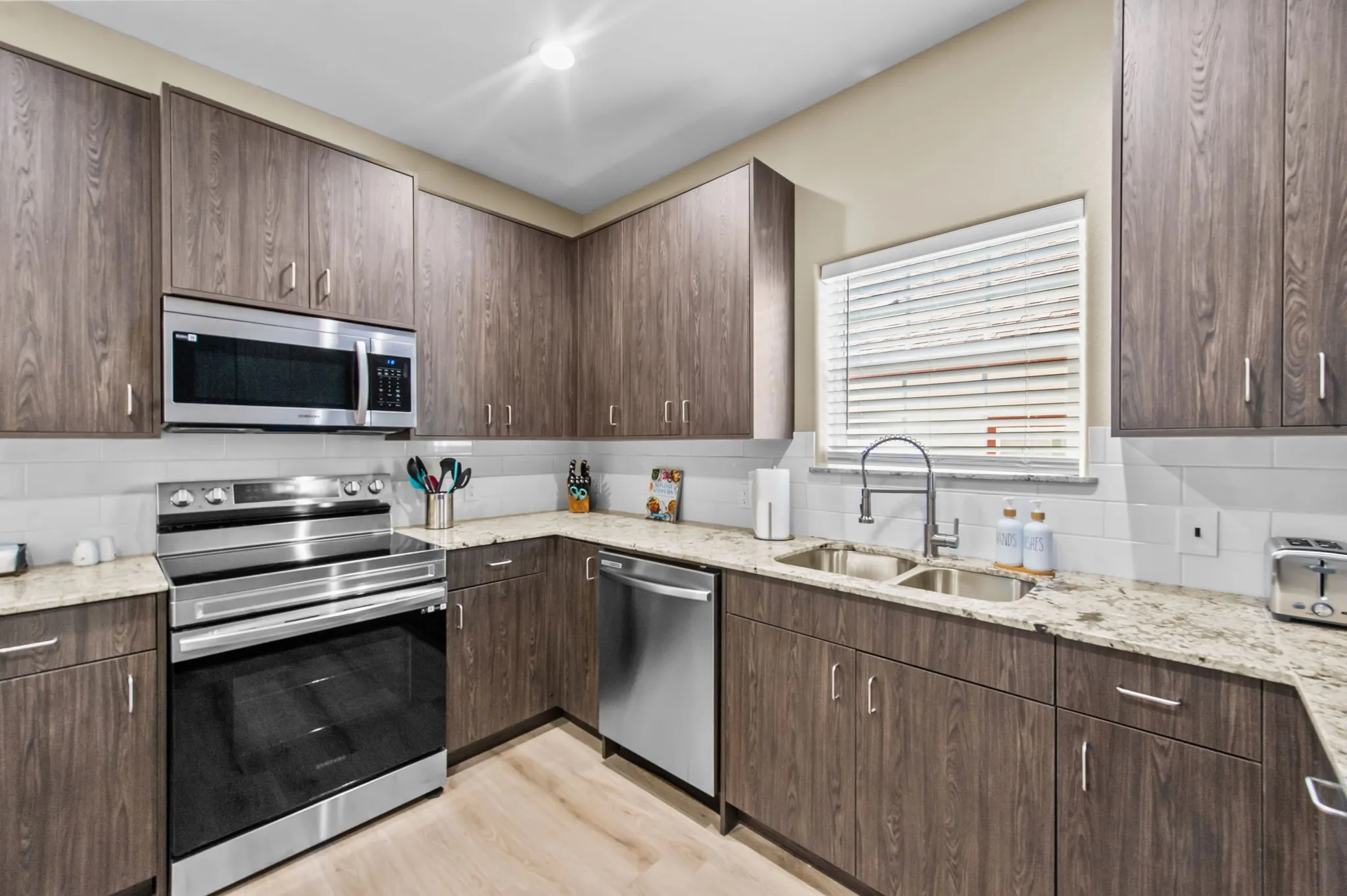 Duplex For Rent in Grayson County , 613 W Elm Street, Denison, Texas 75020, 3 Bedroom, 2 Bathroom, Garage spaces, 2,711 Sqft, built in 2022, mls#21314311, Real Estate Agent in Denison, Homes For Rent in Grayson county, Homes For Rent in Denison, Realtor in Denison Texas, Real Estate Brokerage Independent Realty Texas, Luminita Cordes Realtor