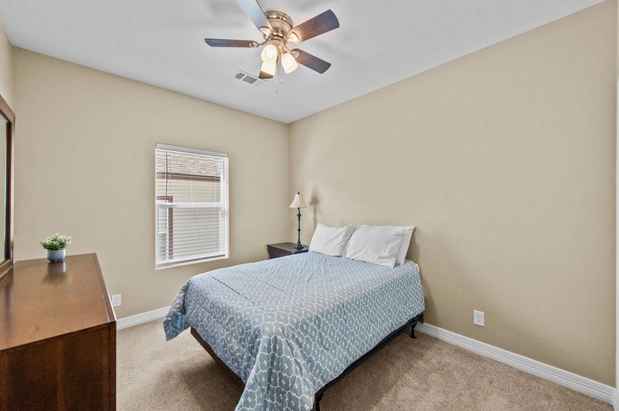 Duplex For Rent in Grayson County , 613 W Elm Street, Denison, Texas 75020, 3 Bedroom, 2 Bathroom, Garage spaces, 2,711 Sqft, built in 2022, mls#21314311, Real Estate Agent in Denison, Homes For Rent in Grayson county, Homes For Rent in Denison, Realtor in Denison Texas, Real Estate Brokerage Independent Realty Texas, Luminita Cordes Realtor