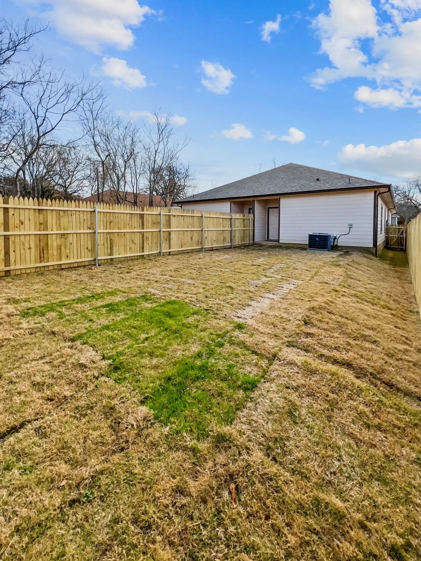 Duplex For Rent in Grayson County , 613 W Elm Street, Denison, Texas 75020, 3 Bedroom, 2 Bathroom, Garage spaces, 2,711 Sqft, built in 2022, mls#21314311, Real Estate Agent in Denison, Homes For Rent in Grayson county, Homes For Rent in Denison, Realtor in Denison Texas, Real Estate Brokerage Independent Realty Texas, Luminita Cordes Realtor