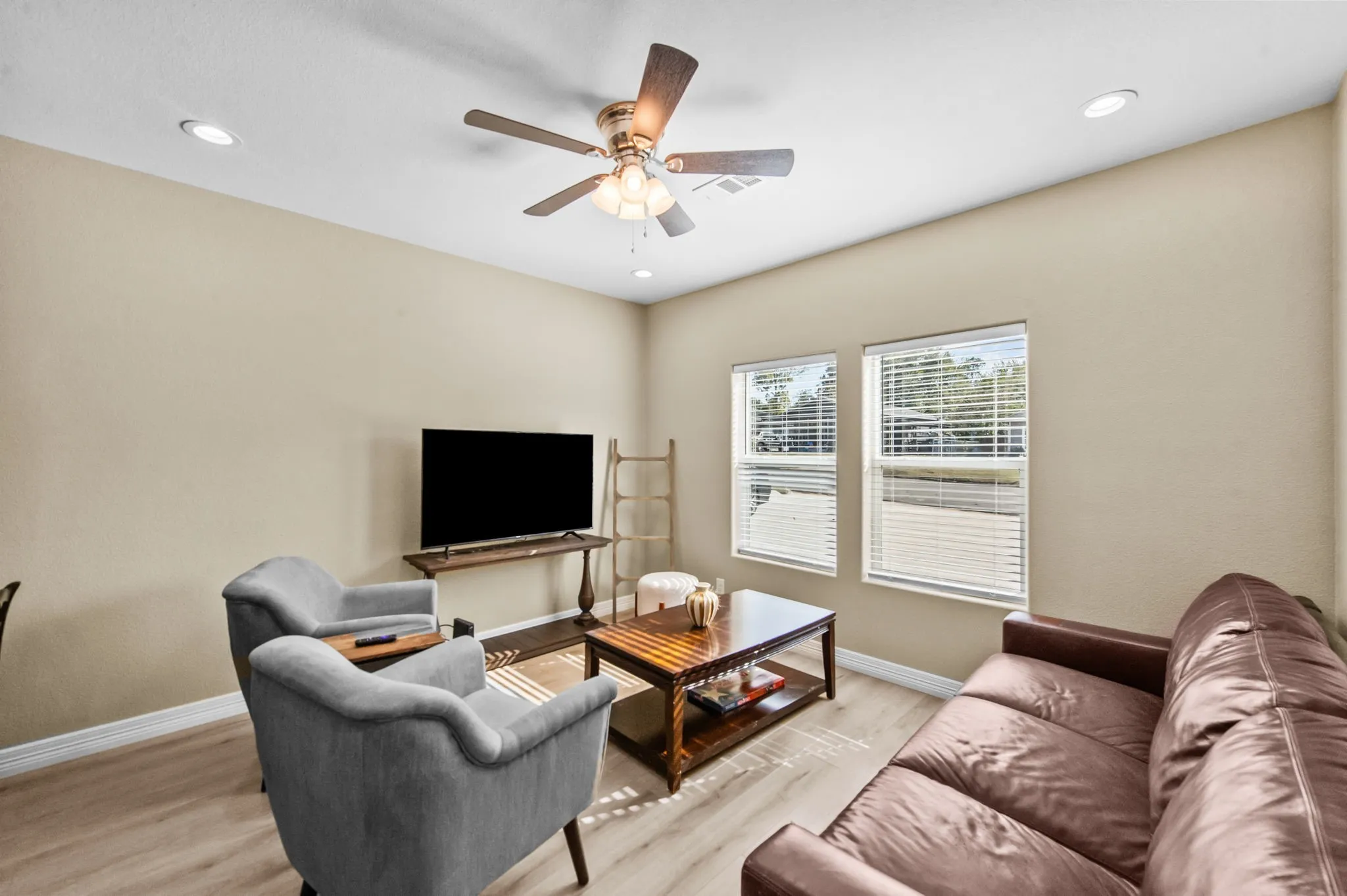 Duplex For Rent in Grayson County , 613 W Elm Street, Denison, Texas 75020, 3 Bedroom, 2 Bathroom, Garage spaces, 2,711 Sqft, built in 2022, mls#21314311, Real Estate Agent in Denison, Homes For Rent in Grayson county, Homes For Rent in Denison, Realtor in Denison Texas, Real Estate Brokerage Independent Realty Texas, Luminita Cordes Realtor