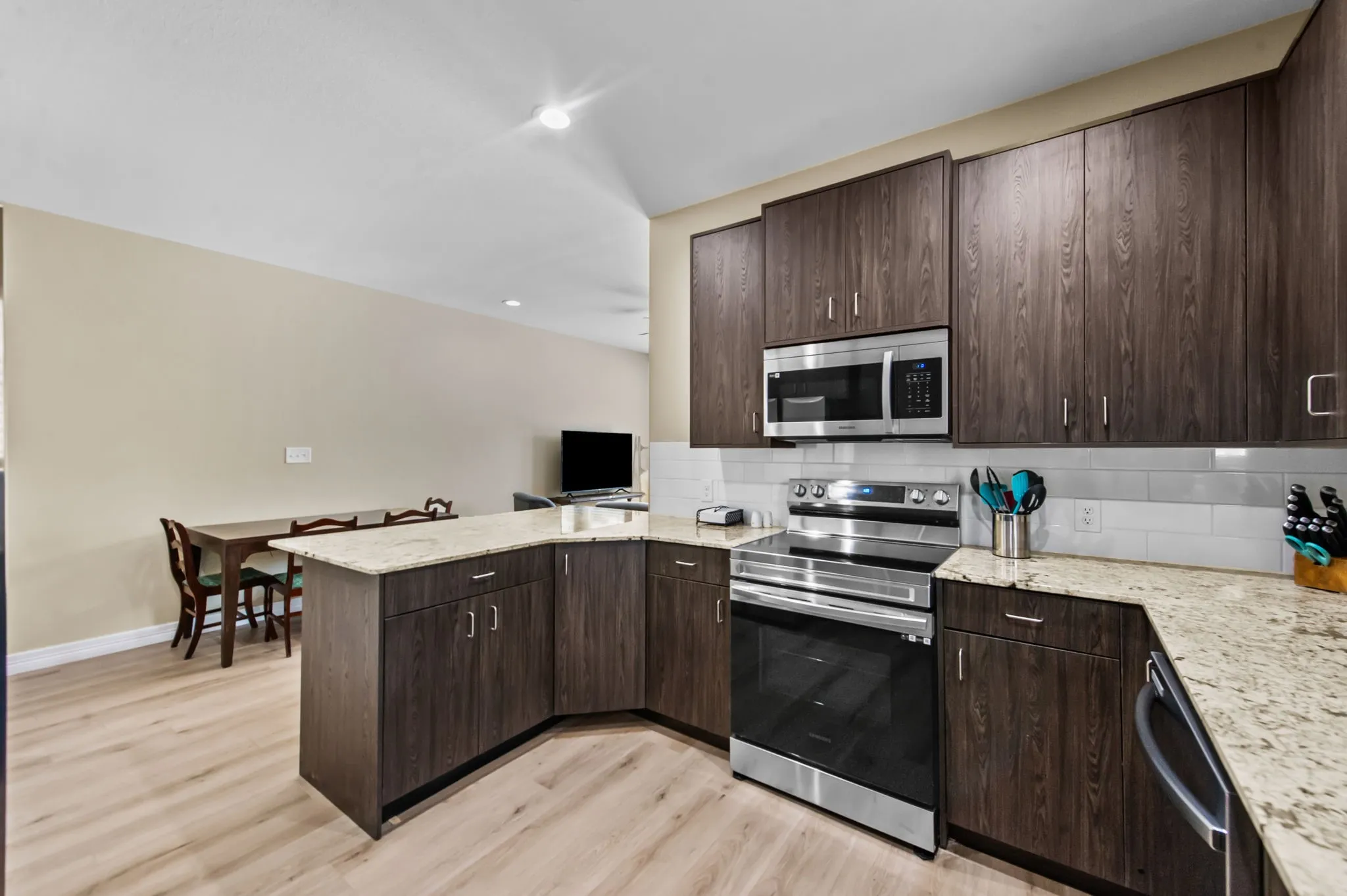 Duplex For Rent in Grayson County , 613 W Elm Street, Denison, Texas 75020, 3 Bedroom, 2 Bathroom, Garage spaces, 2,711 Sqft, built in 2022, mls#21314311, Real Estate Agent in Denison, Homes For Rent in Grayson county, Homes For Rent in Denison, Realtor in Denison Texas, Real Estate Brokerage Independent Realty Texas, Luminita Cordes Realtor