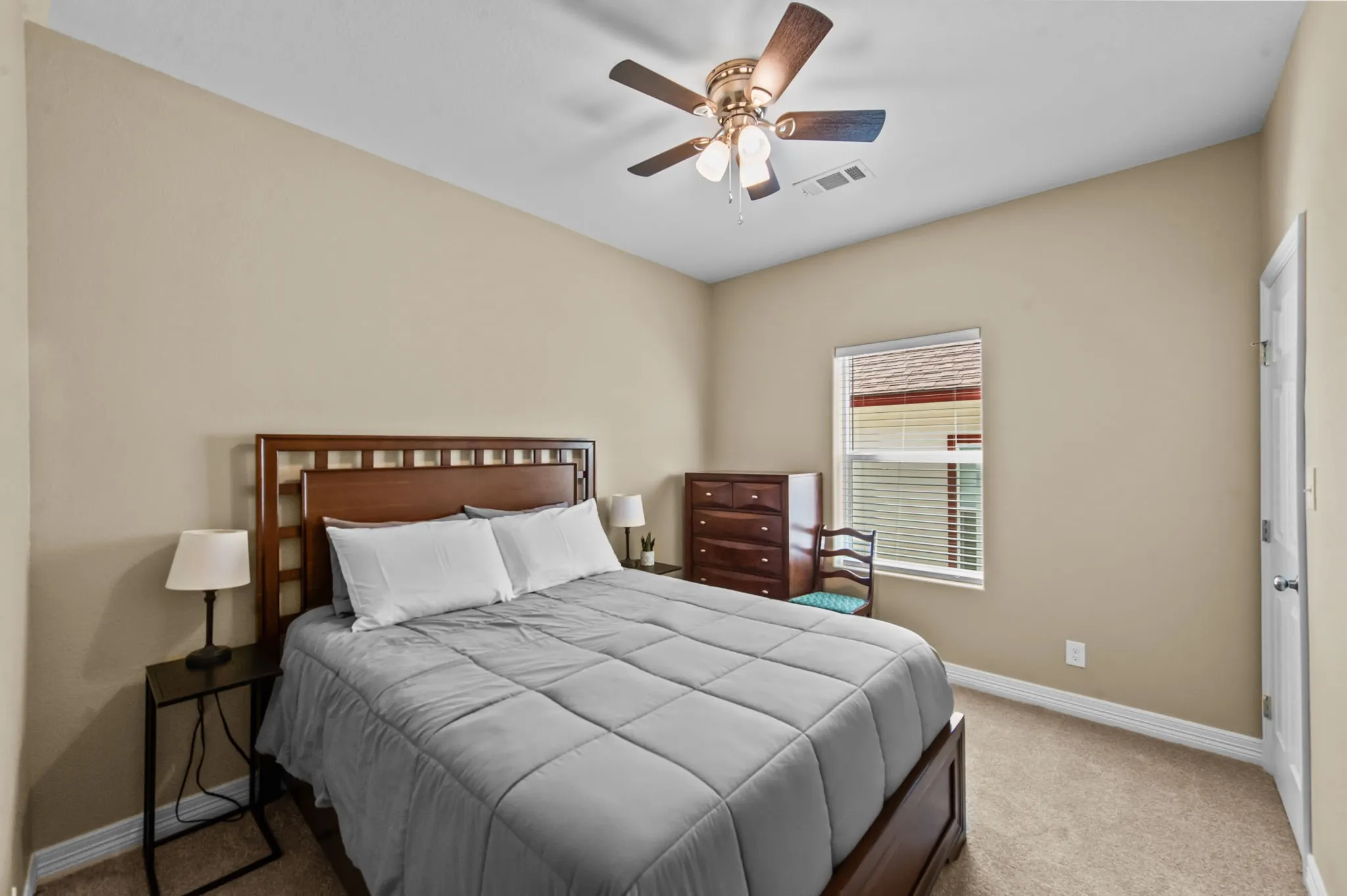 Duplex For Rent in Grayson County , 613 W Elm Street, Denison, Texas 75020, 3 Bedroom, 2 Bathroom, Garage spaces, 2,711 Sqft, built in 2022, mls#21314311, Real Estate Agent in Denison, Homes For Rent in Grayson county, Homes For Rent in Denison, Realtor in Denison Texas, Real Estate Brokerage Independent Realty Texas, Luminita Cordes Realtor