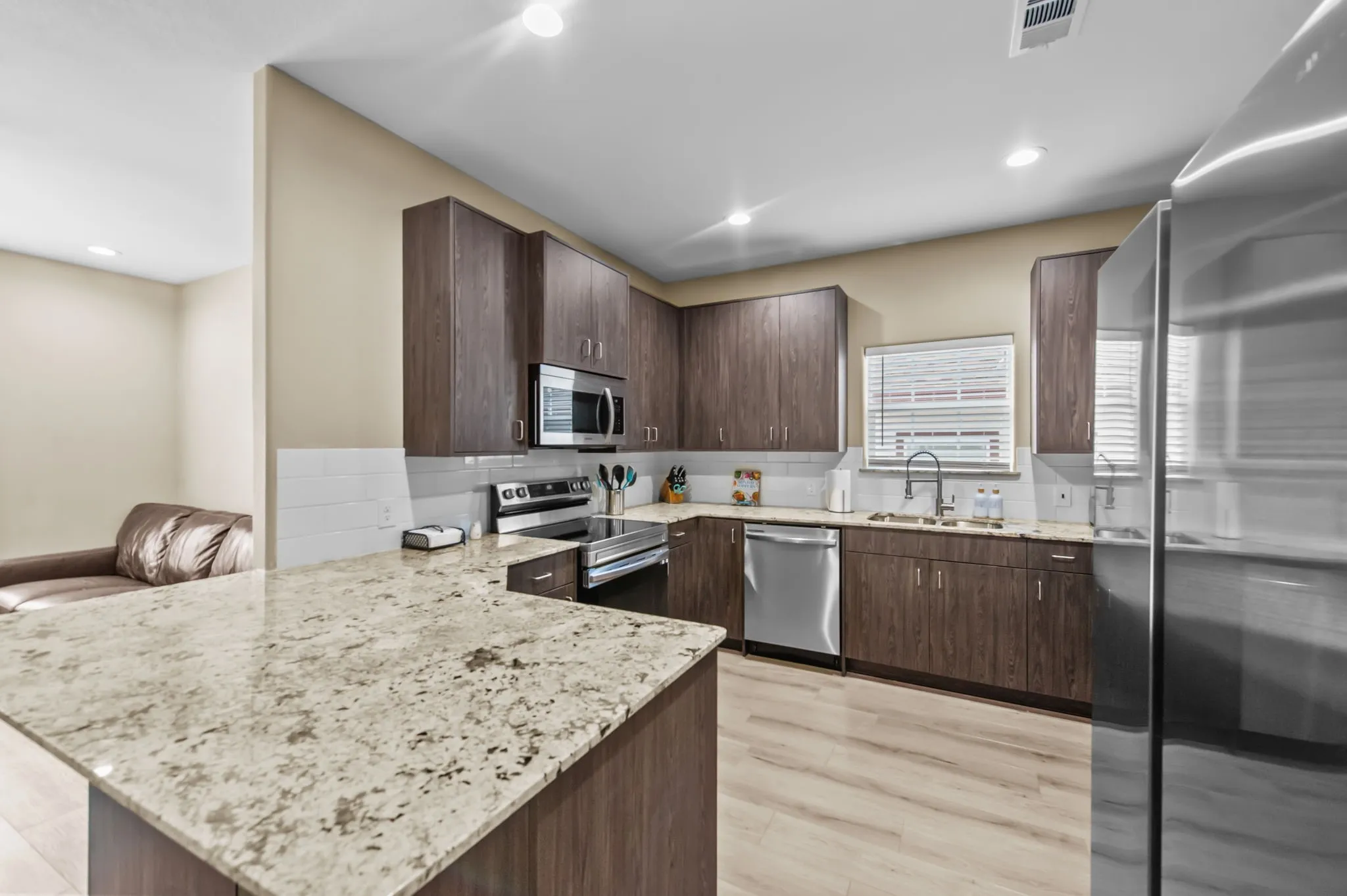 Duplex For Rent in Grayson County , 613 W Elm Street, Denison, Texas 75020, 3 Bedroom, 2 Bathroom, Garage spaces, 2,711 Sqft, built in 2022, mls#21314311, Real Estate Agent in Denison, Homes For Rent in Grayson county, Homes For Rent in Denison, Realtor in Denison Texas, Real Estate Brokerage Independent Realty Texas, Luminita Cordes Realtor