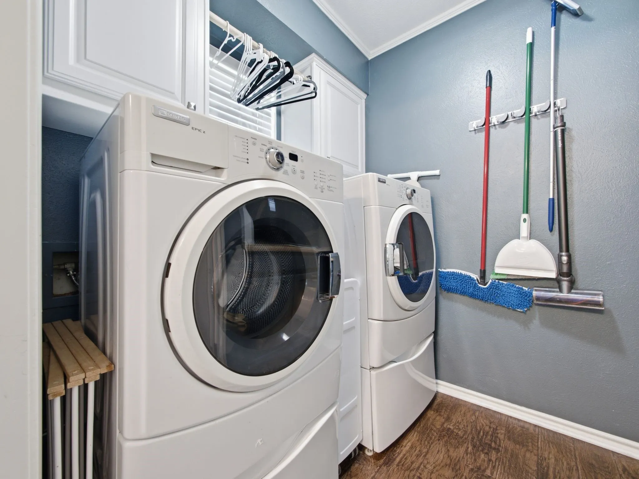 Single Family Residence For Sale in Dallas County , 1403 Concord Drive, Richardson, Texas 75081, 3 Bedroom, 2 Bathroom, 2 Garage spaces, 2,181 Sqft, built in 1980, mls#21313361, Real Estate Agent in Richardson, Homes For Sale in Dallas county, Homes For Sale in Richardson, Realtor in Richardson Texas, Real Estate Brokerage Independent Realty Texas, Luminita Cordes Realtor