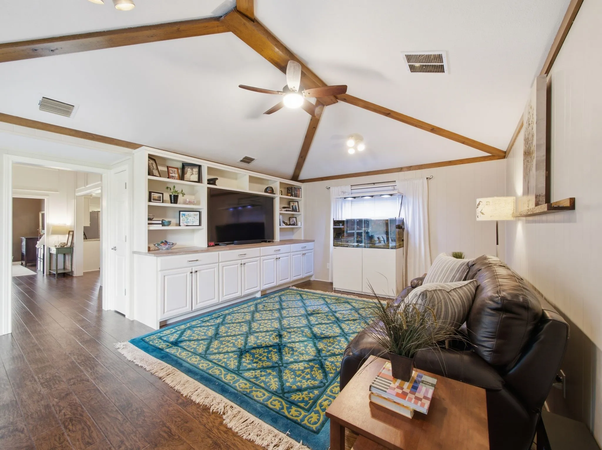 Single Family Residence For Sale in Dallas County , 1403 Concord Drive, Richardson, Texas 75081, 3 Bedroom, 2 Bathroom, 2 Garage spaces, 2,181 Sqft, built in 1980, mls#21313361, Real Estate Agent in Richardson, Homes For Sale in Dallas county, Homes For Sale in Richardson, Realtor in Richardson Texas, Real Estate Brokerage Independent Realty Texas, Luminita Cordes Realtor