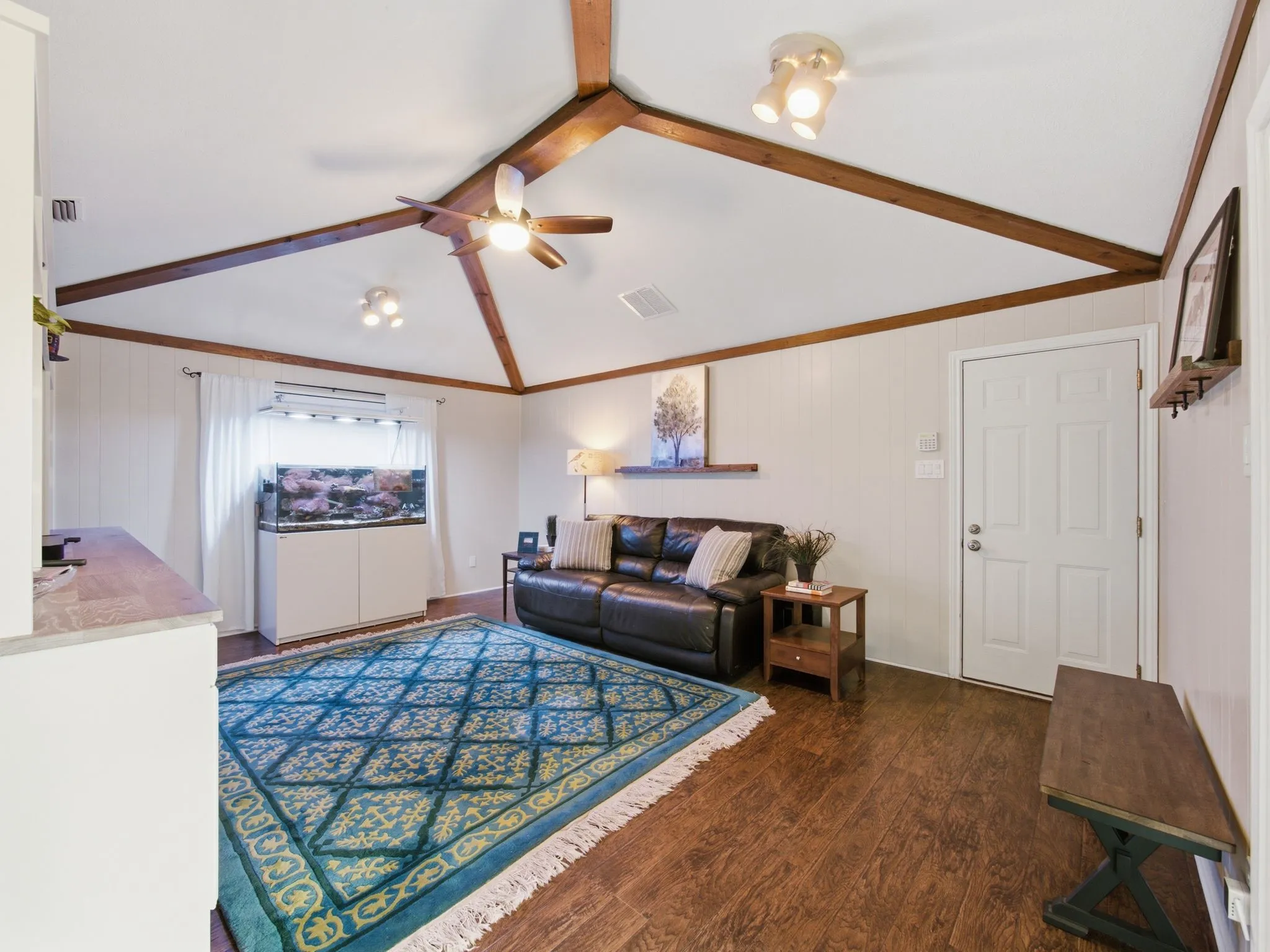 Single Family Residence For Sale in Dallas County , 1403 Concord Drive, Richardson, Texas 75081, 3 Bedroom, 2 Bathroom, 2 Garage spaces, 2,181 Sqft, built in 1980, mls#21313361, Real Estate Agent in Richardson, Homes For Sale in Dallas county, Homes For Sale in Richardson, Realtor in Richardson Texas, Real Estate Brokerage Independent Realty Texas, Luminita Cordes Realtor