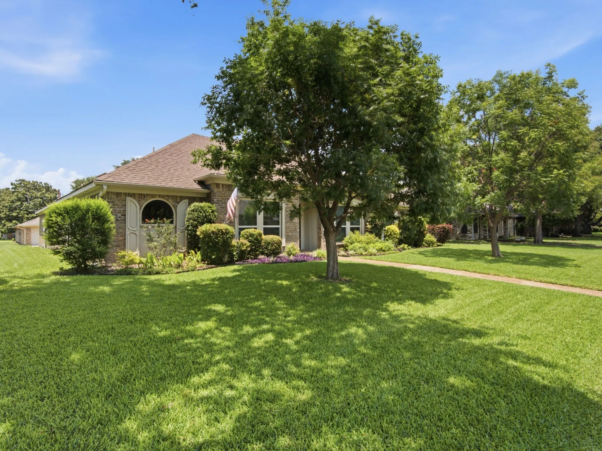 Single Family Residence For Sale in Dallas County , 1403 Concord Drive, Richardson, Texas 75081, 3 Bedroom, 2 Bathroom, 2 Garage spaces, 2,181 Sqft, built in 1980, mls#21313361, Real Estate Agent in Richardson, Homes For Sale in Dallas county, Homes For Sale in Richardson, Realtor in Richardson Texas, Real Estate Brokerage Independent Realty Texas, Luminita Cordes Realtor