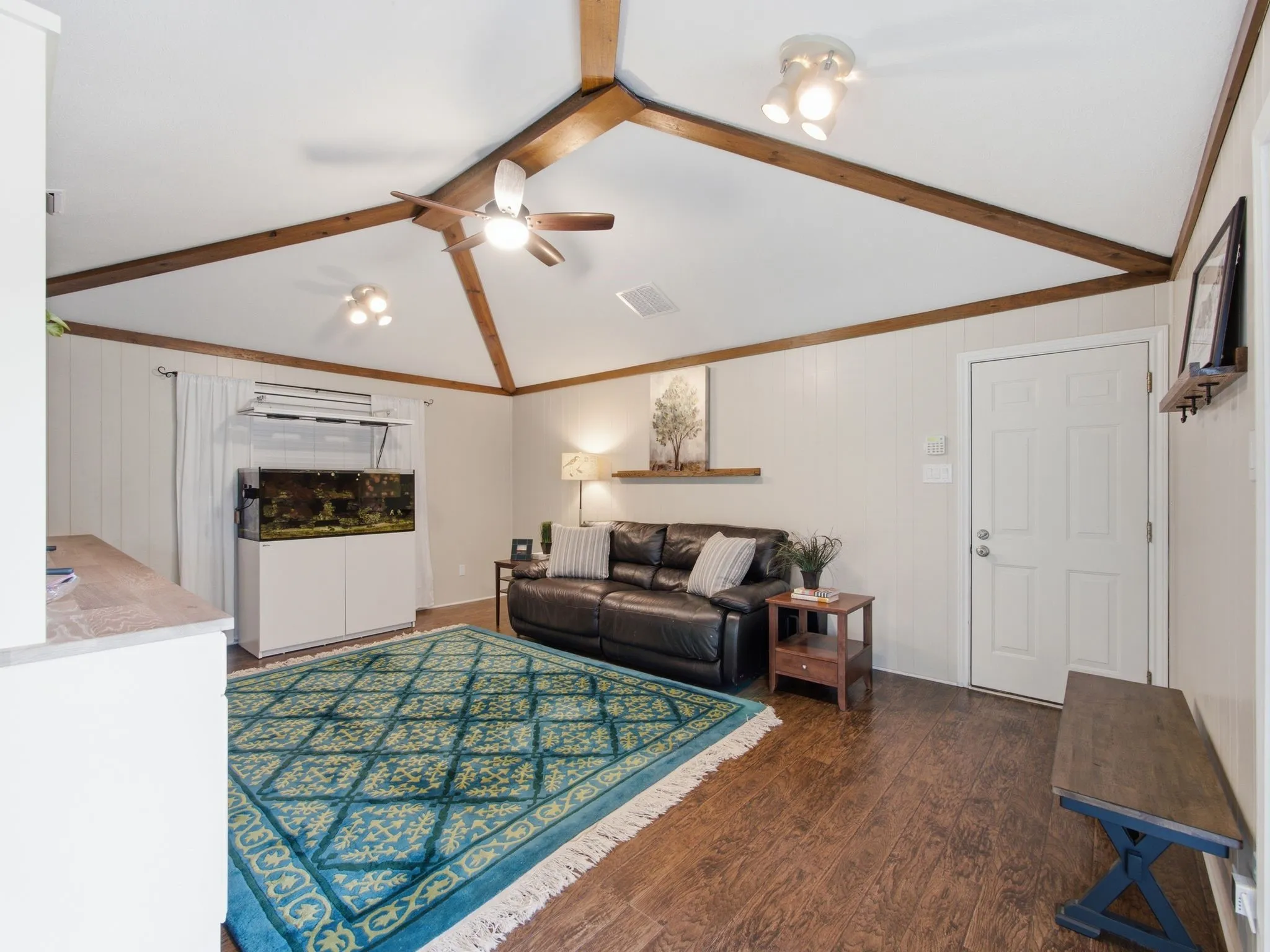 Single Family Residence For Sale in Dallas County , 1403 Concord Drive, Richardson, Texas 75081, 3 Bedroom, 2 Bathroom, 2 Garage spaces, 2,181 Sqft, built in 1980, mls#21313361, Real Estate Agent in Richardson, Homes For Sale in Dallas county, Homes For Sale in Richardson, Realtor in Richardson Texas, Real Estate Brokerage Independent Realty Texas, Luminita Cordes Realtor