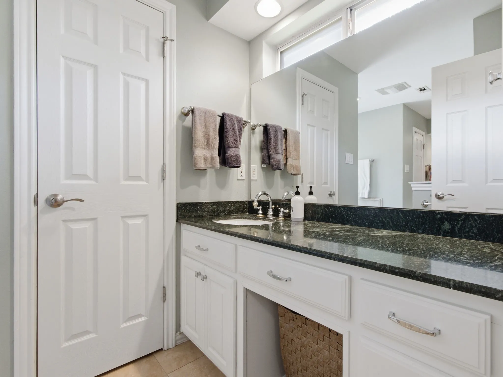 Single Family Residence For Sale in Dallas County , 1403 Concord Drive, Richardson, Texas 75081, 3 Bedroom, 2 Bathroom, 2 Garage spaces, 2,181 Sqft, built in 1980, mls#21313361, Real Estate Agent in Richardson, Homes For Sale in Dallas county, Homes For Sale in Richardson, Realtor in Richardson Texas, Real Estate Brokerage Independent Realty Texas, Luminita Cordes Realtor