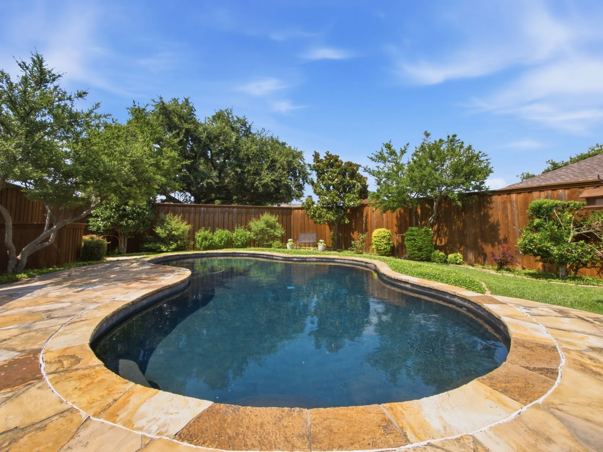 Single Family Residence For Sale in Dallas County , 1403 Concord Drive, Richardson, Texas 75081, 3 Bedroom, 2 Bathroom, 2 Garage spaces, 2,181 Sqft, built in 1980, mls#21313361, Real Estate Agent in Richardson, Homes For Sale in Dallas county, Homes For Sale in Richardson, Realtor in Richardson Texas, Real Estate Brokerage Independent Realty Texas, Luminita Cordes Realtor