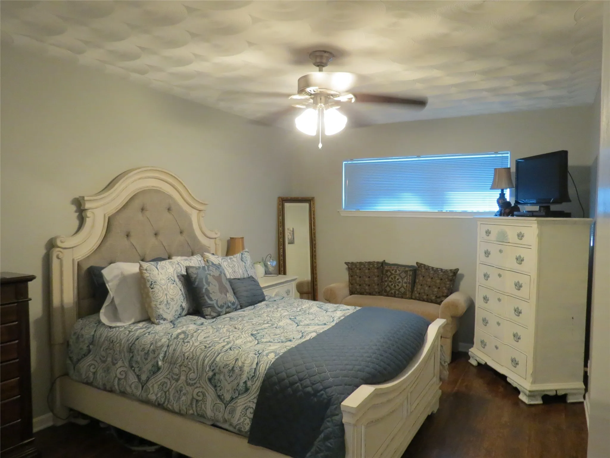 Duplex For Rent in Dallas County , 10905 Lake Gardens Drive, Dallas, Texas 75218, 2 Bedroom, 1 Bathroom, 1 Garage spaces, 1,400 Sqft, built in 1958, mls#21314318, Real Estate Agent in Dallas, Homes For Rent in Dallas county, Homes For Rent in Dallas, Realtor in Dallas Texas, Real Estate Brokerage Independent Realty Texas, Luminita Cordes Realtor