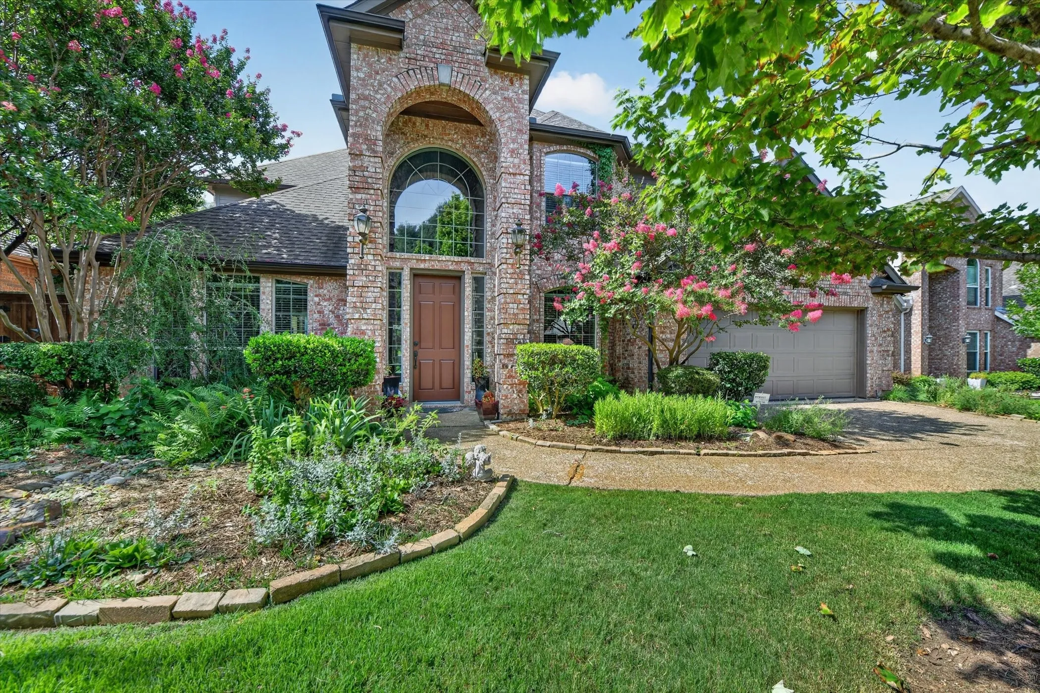 Single Family Residence For Sale in Denton County , 2113 Stevenson Lane, Flower Mound, Texas 75028, 3 Bedroom, 3 Bathroom, 2 Garage spaces, 2,772 Sqft, built in 1996, mls#21313512, Real Estate Agent in Flower Mound, Homes For Sale in Denton county, Homes For Sale in Flower Mound, Realtor in Flower Mound Texas, Real Estate Brokerage Independent Realty Texas, Luminita Cordes Realtor