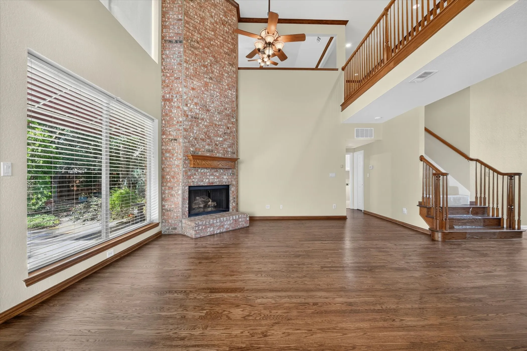 Single Family Residence For Sale in Denton County , 2113 Stevenson Lane, Flower Mound, Texas 75028, 3 Bedroom, 3 Bathroom, 2 Garage spaces, 2,772 Sqft, built in 1996, mls#21313512, Real Estate Agent in Flower Mound, Homes For Sale in Denton county, Homes For Sale in Flower Mound, Realtor in Flower Mound Texas, Real Estate Brokerage Independent Realty Texas, Luminita Cordes Realtor