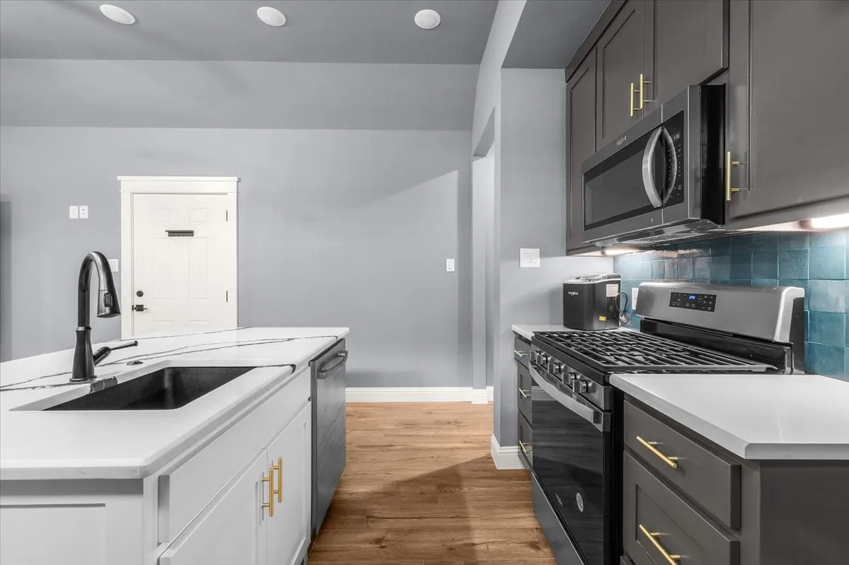 Single Family Residence For Sale in Johnson County , 2721 River Path Court, Burleson, Texas 76028, 4 Bedroom, 4 Bathroom, 3 Garage spaces, 2,775 Sqft, built in 2022, mls#21314258, Real Estate Agent in Burleson, Homes For Sale in Johnson county, Homes For Sale in Burleson, Realtor in Burleson Texas, Real Estate Brokerage Independent Realty Texas, Luminita Cordes Realtor