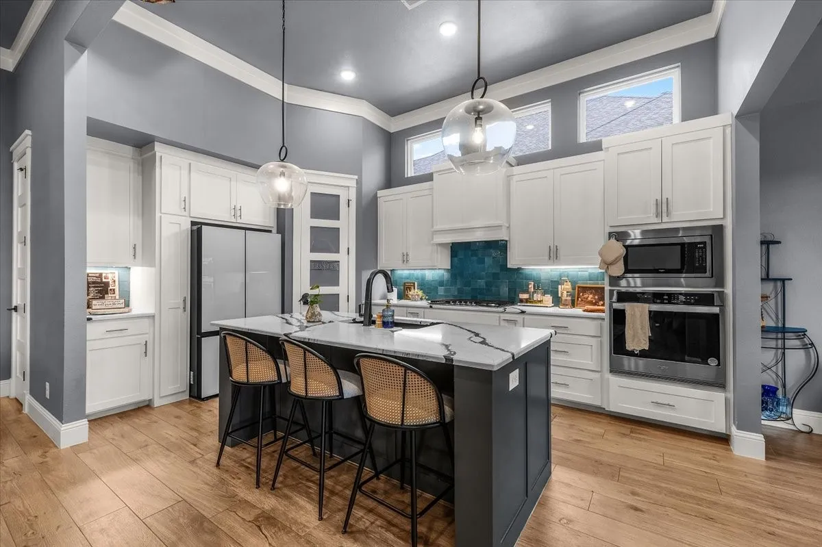 Single Family Residence For Sale in Johnson County , 2721 River Path Court, Burleson, Texas 76028, 4 Bedroom, 4 Bathroom, 3 Garage spaces, 2,775 Sqft, built in 2022, mls#21314258, Real Estate Agent in Burleson, Homes For Sale in Johnson county, Homes For Sale in Burleson, Realtor in Burleson Texas, Real Estate Brokerage Independent Realty Texas, Luminita Cordes Realtor
