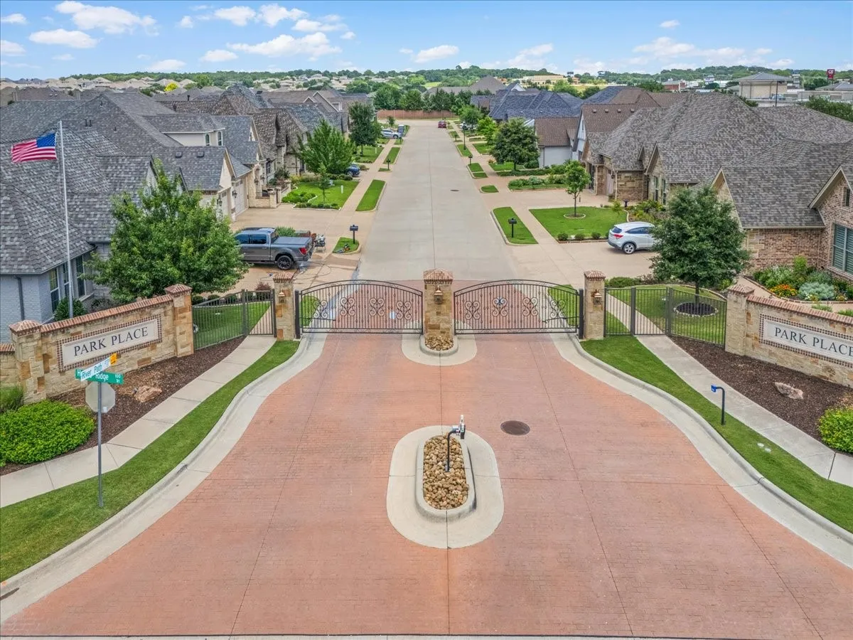 Single Family Residence For Sale in Johnson County , 2721 River Path Court, Burleson, Texas 76028, 4 Bedroom, 4 Bathroom, 3 Garage spaces, 2,775 Sqft, built in 2022, mls#21314258, Real Estate Agent in Burleson, Homes For Sale in Johnson county, Homes For Sale in Burleson, Realtor in Burleson Texas, Real Estate Brokerage Independent Realty Texas, Luminita Cordes Realtor
