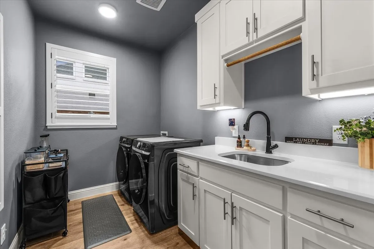 Single Family Residence For Sale in Johnson County , 2721 River Path Court, Burleson, Texas 76028, 4 Bedroom, 4 Bathroom, 3 Garage spaces, 2,775 Sqft, built in 2022, mls#21314258, Real Estate Agent in Burleson, Homes For Sale in Johnson county, Homes For Sale in Burleson, Realtor in Burleson Texas, Real Estate Brokerage Independent Realty Texas, Luminita Cordes Realtor