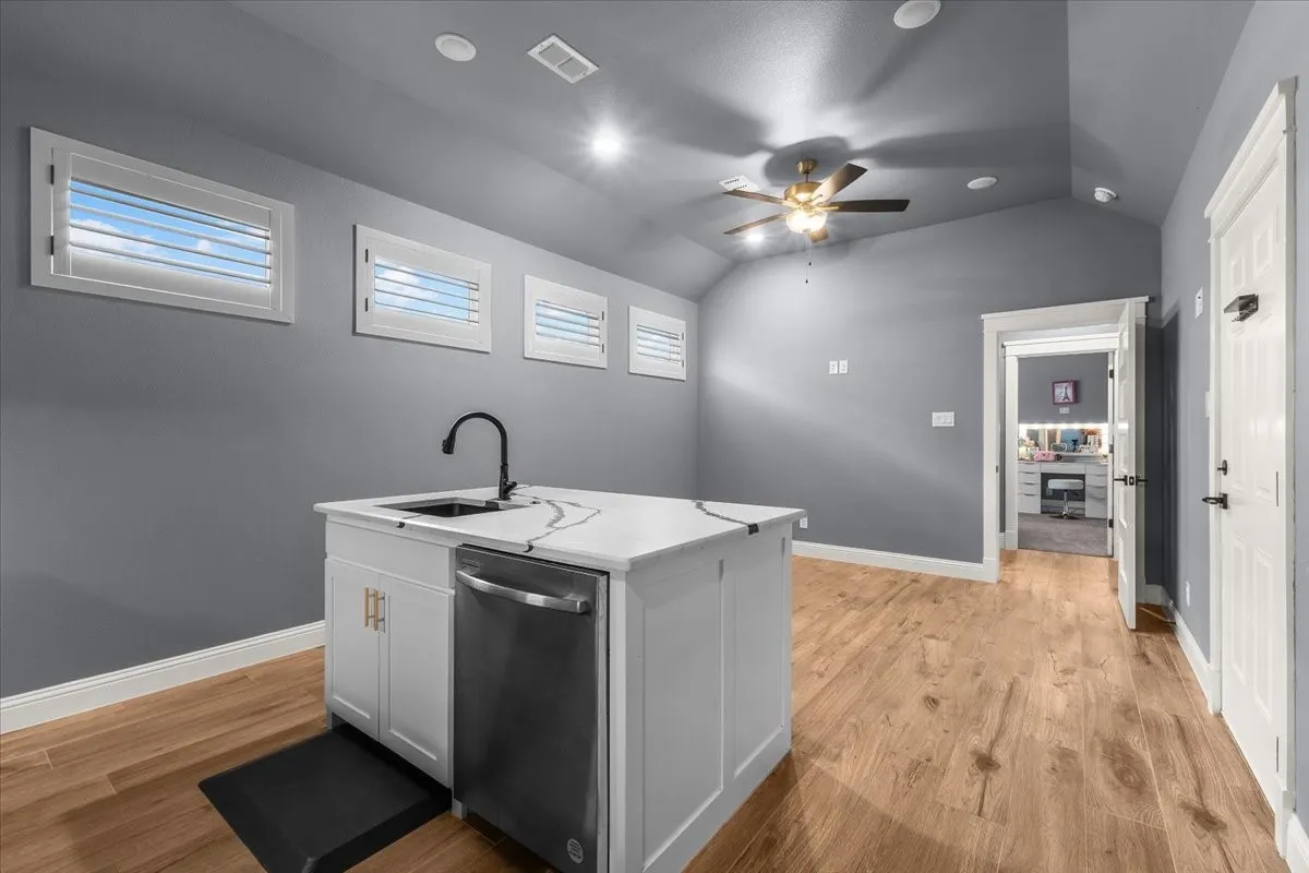 Single Family Residence For Sale in Johnson County , 2721 River Path Court, Burleson, Texas 76028, 4 Bedroom, 4 Bathroom, 3 Garage spaces, 2,775 Sqft, built in 2022, mls#21314258, Real Estate Agent in Burleson, Homes For Sale in Johnson county, Homes For Sale in Burleson, Realtor in Burleson Texas, Real Estate Brokerage Independent Realty Texas, Luminita Cordes Realtor