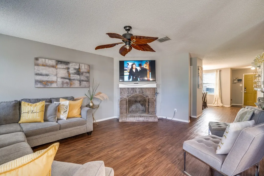 Single Family Residence For Sale in Collin County , 726 Rainsville Drive, Wylie, Texas 75098, 4 Bedroom, 3 Bathroom, 2 Garage spaces, 2,599 Sqft, built in 2005, Price $375,000, mls#21314337, Real Estate Agent in Wylie, Homes For Sale in Collin county, Homes For Sale in Wylie, Realtor in Wylie Texas, Real Estate Brokerage Independent Realty Texas, Luminita Cordes Realtor