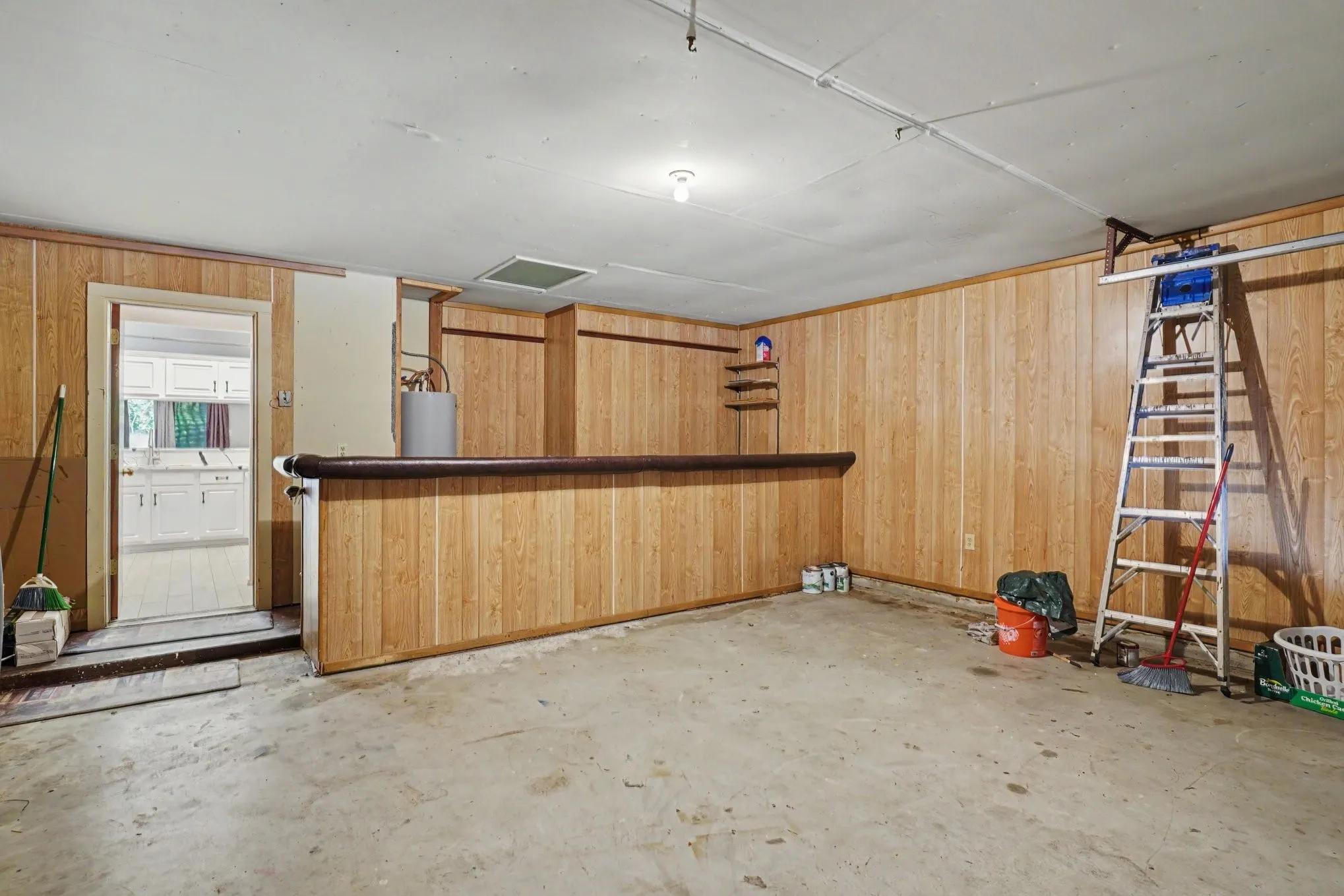 Single Family Residence For Sale in Tarrant County , 6210 Valley Forge Court, Arlington, Texas 76002, 3 Bedroom, 2 Bathroom, 2 Garage spaces, 1,398 Sqft, built in 1986, mls#21314152, Real Estate Agent in Arlington, Homes For Sale in Tarrant county, Homes For Sale in Arlington, Realtor in Arlington Texas, Real Estate Brokerage Independent Realty Texas, Luminita Cordes Realtor