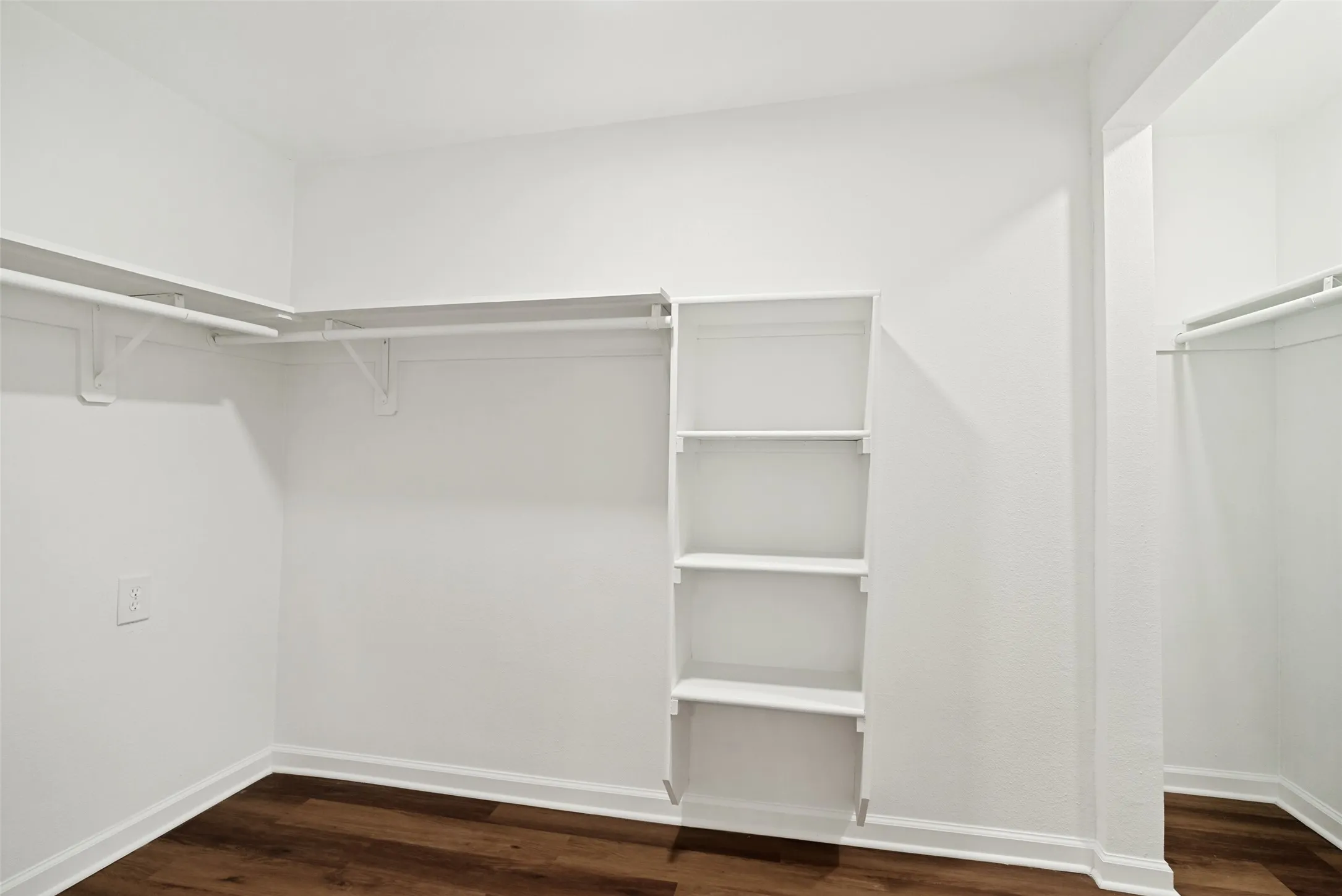 Single Family Residence For Sale in Tarrant County , 9225 N Dodson Drive, White Settlement, Texas 76108, 4 Bedroom, 2 Bathroom, 1 Garage spaces, 1,483 Sqft, built in 1949, mls#21314203, Real Estate Agent in White Settlement, Homes For Sale in Tarrant county, Homes For Sale in White Settlement, Realtor in White Settlement Texas, Real Estate Brokerage Independent Realty Texas, Luminita Cordes Realtor