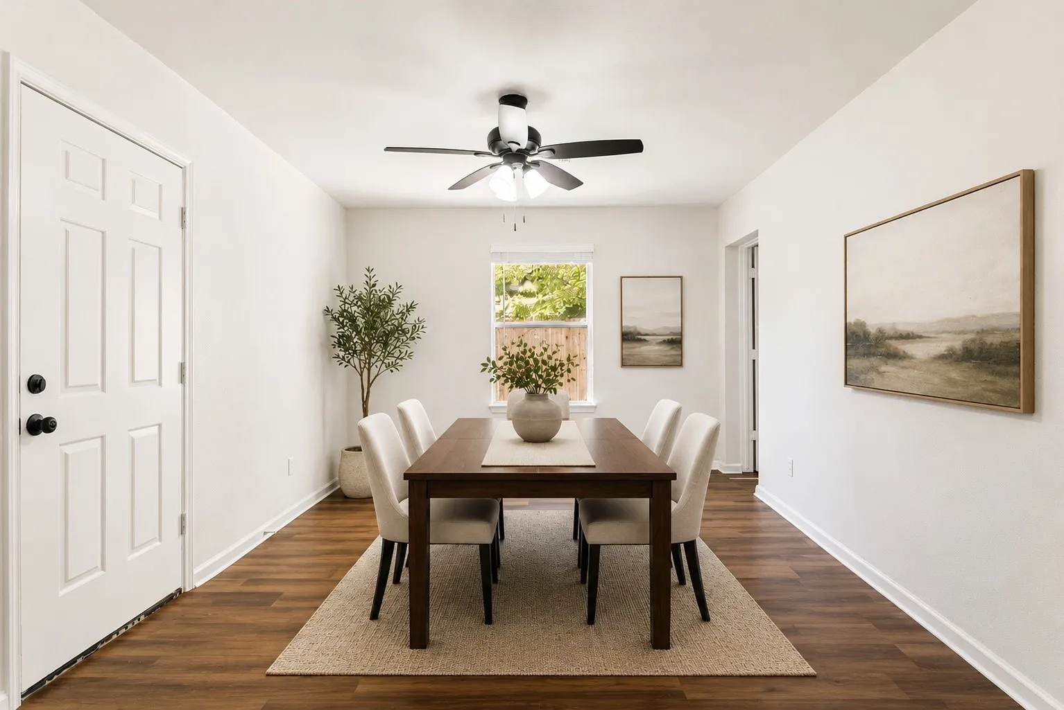 Virtually staged to show room's full potential.