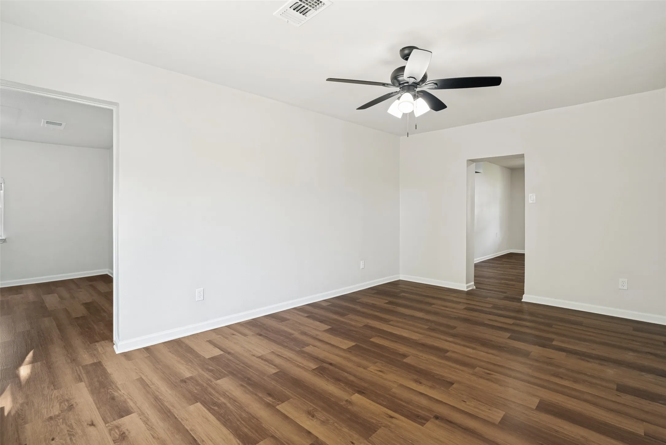 Single Family Residence For Sale in Tarrant County , 9225 N Dodson Drive, White Settlement, Texas 76108, 4 Bedroom, 2 Bathroom, 1 Garage spaces, 1,483 Sqft, built in 1949, mls#21314203, Real Estate Agent in White Settlement, Homes For Sale in Tarrant county, Homes For Sale in White Settlement, Realtor in White Settlement Texas, Real Estate Brokerage Independent Realty Texas, Luminita Cordes Realtor
