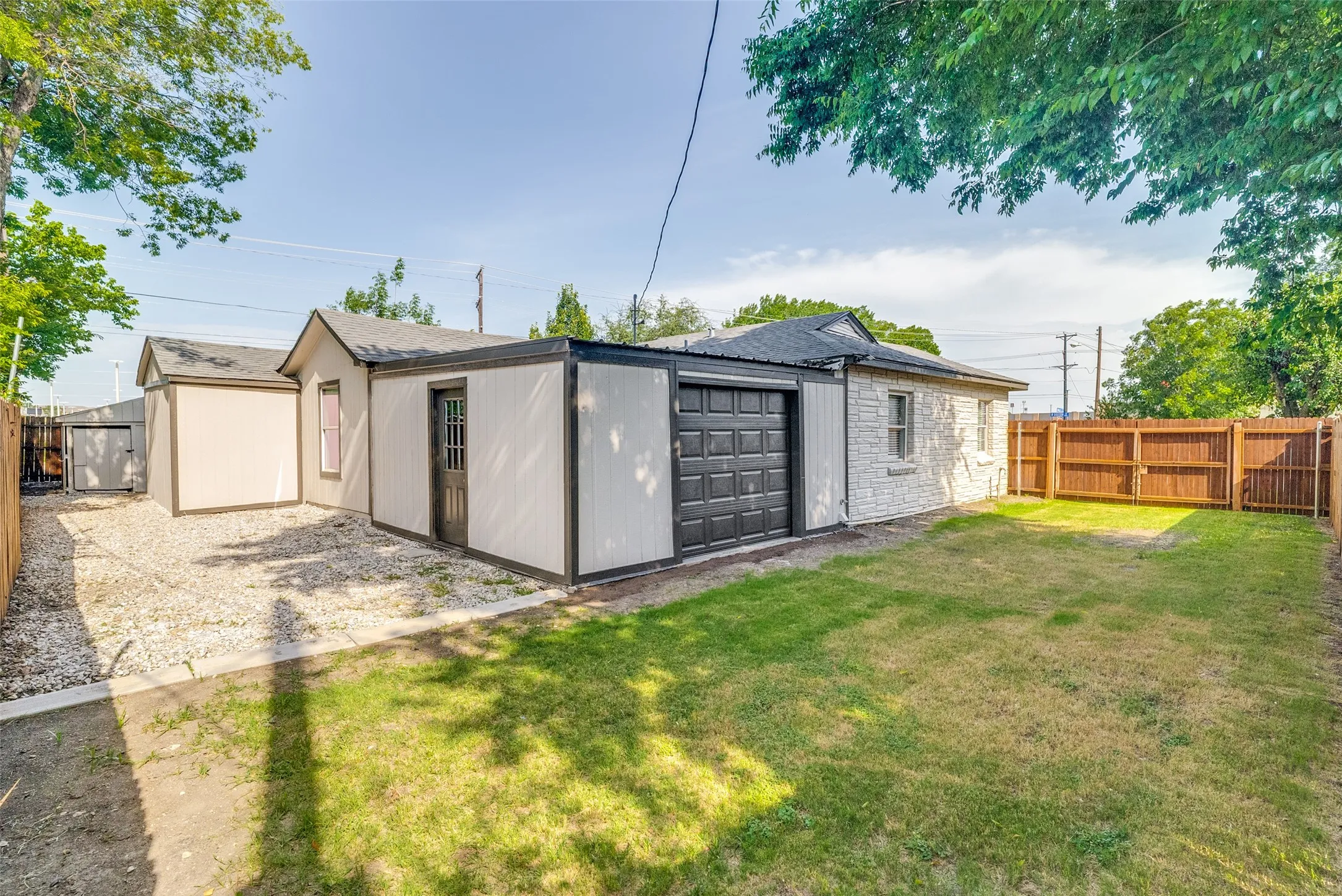 Single Family Residence For Sale in Tarrant County , 9225 N Dodson Drive, White Settlement, Texas 76108, 4 Bedroom, 2 Bathroom, 1 Garage spaces, 1,483 Sqft, built in 1949, mls#21314203, Real Estate Agent in White Settlement, Homes For Sale in Tarrant county, Homes For Sale in White Settlement, Realtor in White Settlement Texas, Real Estate Brokerage Independent Realty Texas, Luminita Cordes Realtor