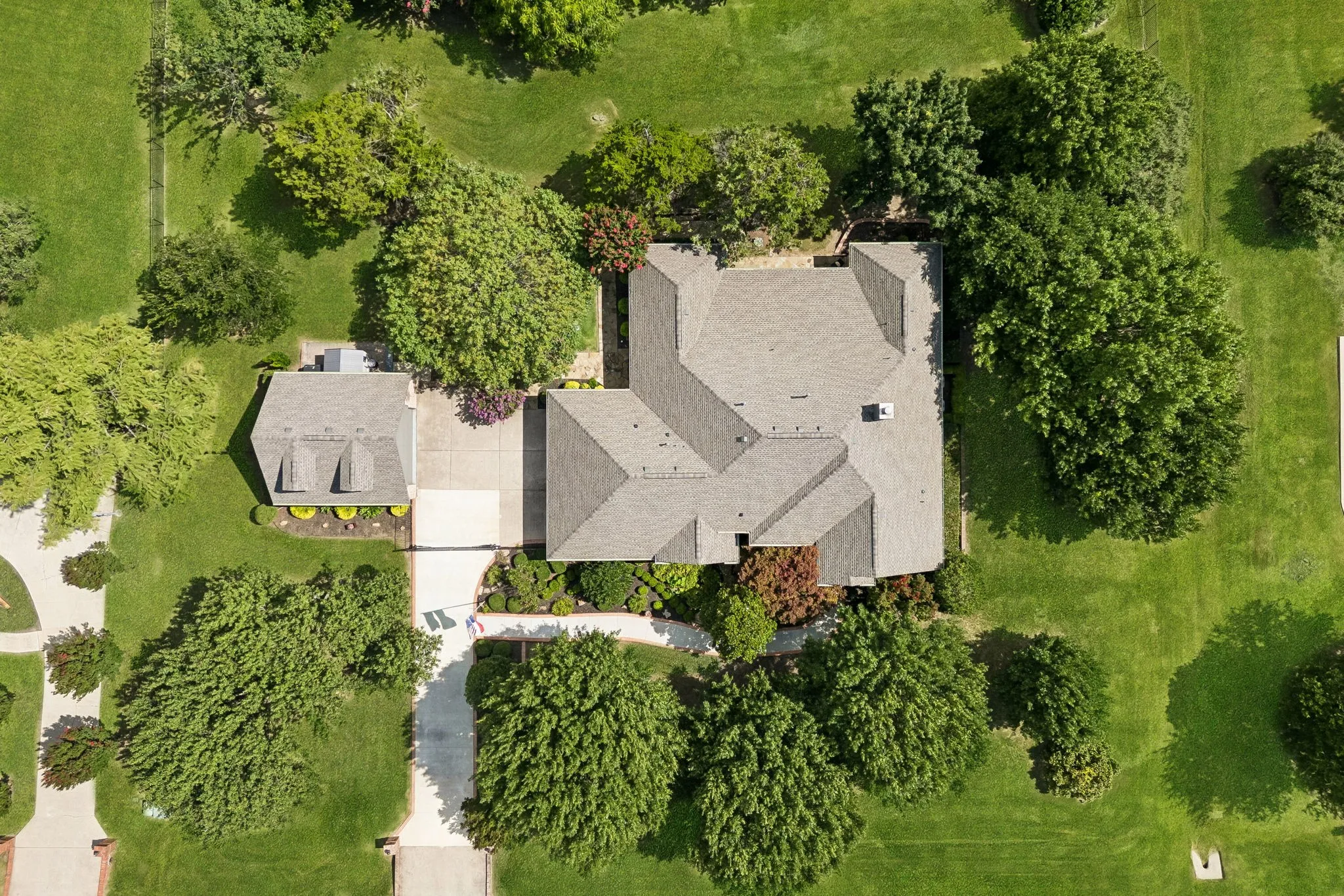 Single Family Residence For Sale in Collin County , 240 Arthur Court, Lucas, Texas 75002, 4 Bedroom, 3 Bathroom, 5 Garage spaces, 2,998 Sqft, built in 2002, mls#21300392, Real Estate Agent in Lucas, Homes For Sale in Collin county, Homes For Sale in Lucas, Realtor in Lucas Texas, Real Estate Brokerage Independent Realty Texas, Luminita Cordes Realtor