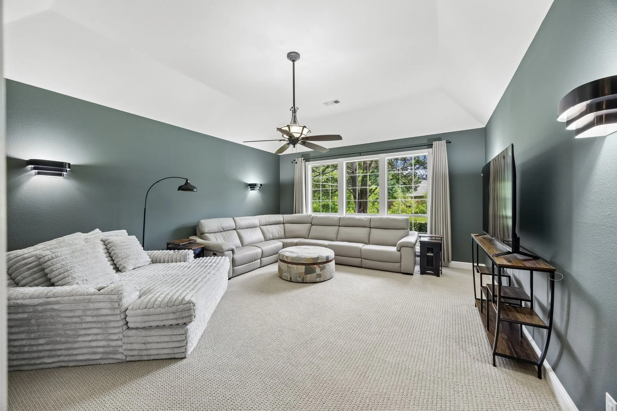 Single Family Residence For Sale in Collin County , 240 Arthur Court, Lucas, Texas 75002, 4 Bedroom, 3 Bathroom, 5 Garage spaces, 2,998 Sqft, built in 2002, mls#21300392, Real Estate Agent in Lucas, Homes For Sale in Collin county, Homes For Sale in Lucas, Realtor in Lucas Texas, Real Estate Brokerage Independent Realty Texas, Luminita Cordes Realtor