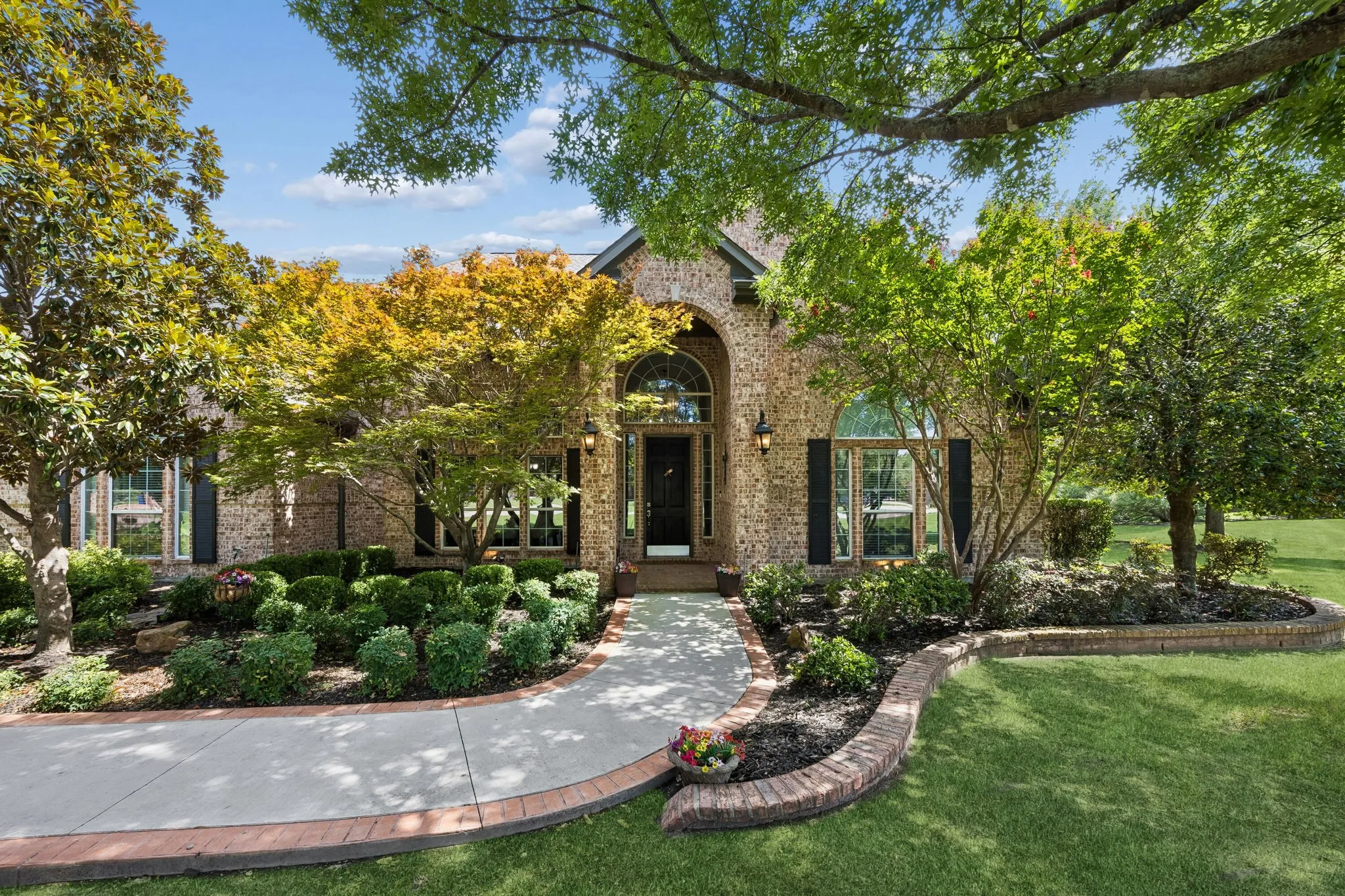 Single Family Residence For Sale in Collin County , 240 Arthur Court, Lucas, Texas 75002, 4 Bedroom, 3 Bathroom, 5 Garage spaces, 2,998 Sqft, built in 2002, mls#21300392, Real Estate Agent in Lucas, Homes For Sale in Collin county, Homes For Sale in Lucas, Realtor in Lucas Texas, Real Estate Brokerage Independent Realty Texas, Luminita Cordes Realtor