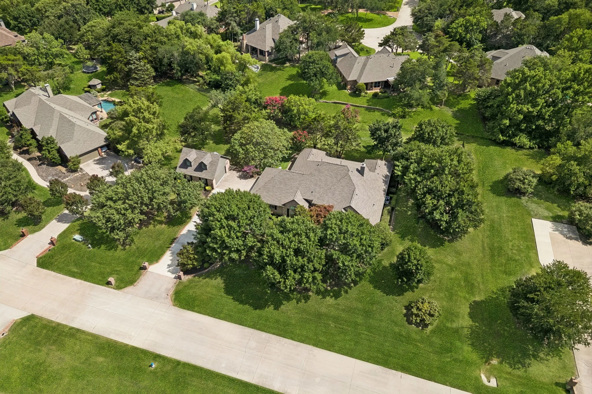 Single Family Residence For Sale in Collin County , 240 Arthur Court, Lucas, Texas 75002, 4 Bedroom, 3 Bathroom, 5 Garage spaces, 2,998 Sqft, built in 2002, mls#21300392, Real Estate Agent in Lucas, Homes For Sale in Collin county, Homes For Sale in Lucas, Realtor in Lucas Texas, Real Estate Brokerage Independent Realty Texas, Luminita Cordes Realtor