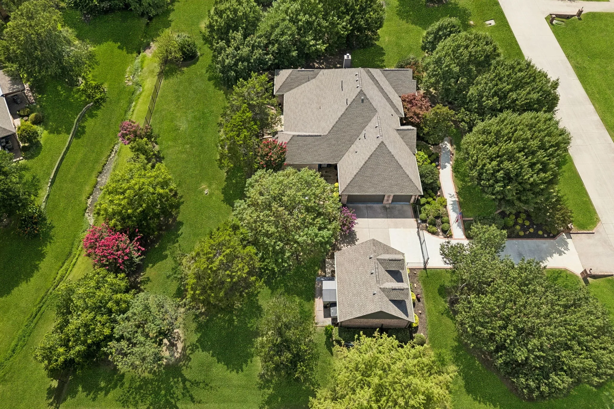 Single Family Residence For Sale in Collin County , 240 Arthur Court, Lucas, Texas 75002, 4 Bedroom, 3 Bathroom, 5 Garage spaces, 2,998 Sqft, built in 2002, mls#21300392, Real Estate Agent in Lucas, Homes For Sale in Collin county, Homes For Sale in Lucas, Realtor in Lucas Texas, Real Estate Brokerage Independent Realty Texas, Luminita Cordes Realtor