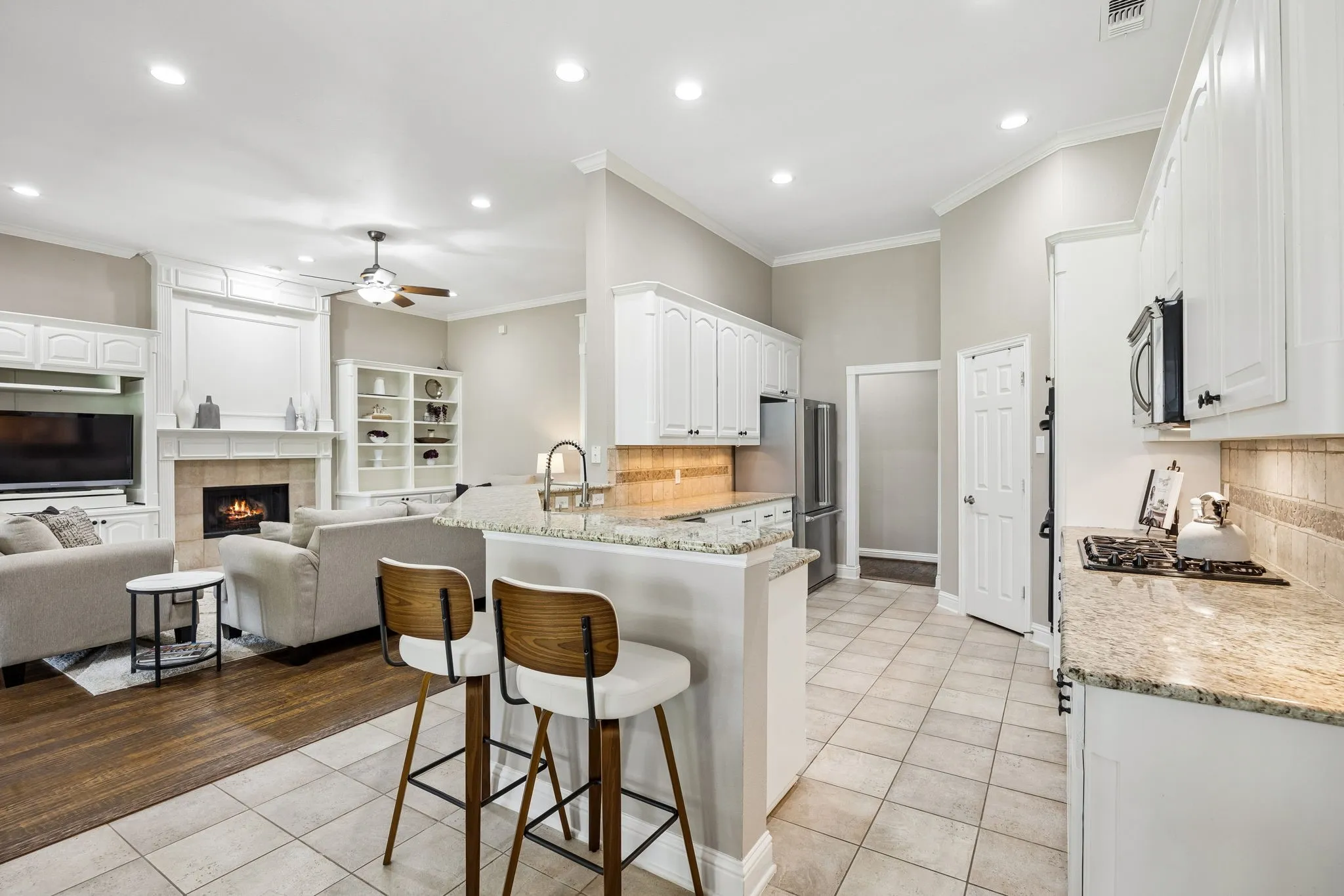 Single Family Residence For Sale in Collin County , 240 Arthur Court, Lucas, Texas 75002, 4 Bedroom, 3 Bathroom, 5 Garage spaces, 2,998 Sqft, built in 2002, mls#21300392, Real Estate Agent in Lucas, Homes For Sale in Collin county, Homes For Sale in Lucas, Realtor in Lucas Texas, Real Estate Brokerage Independent Realty Texas, Luminita Cordes Realtor