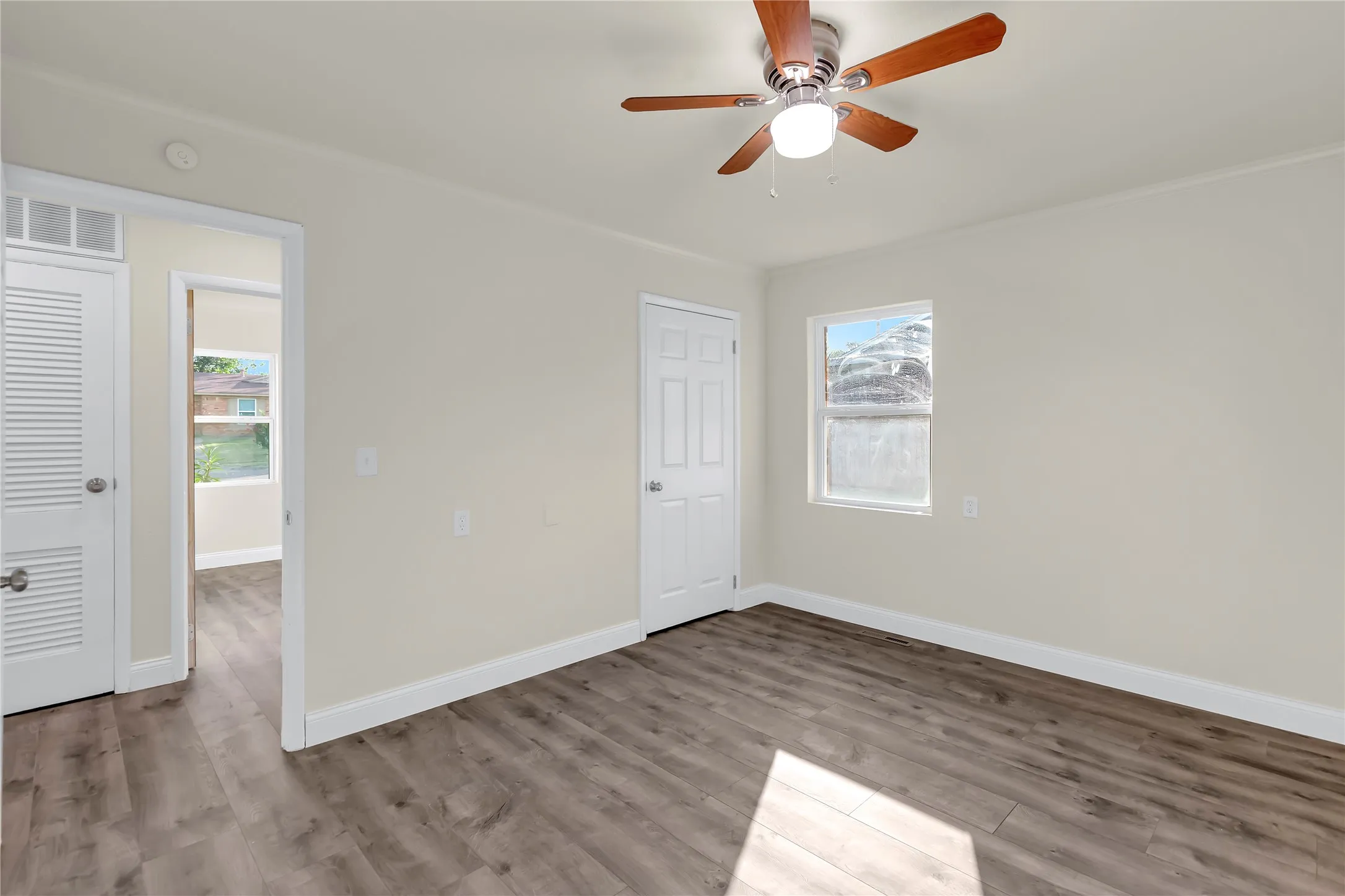 Single Family Residence For Sale in Tarrant County , 6357 Basswood Drive, Fort Worth, Texas 76135, 2 Bedroom, 1 Bathroom, 1 Garage spaces, 1,011 Sqft, built in 1963, mls#21306053, Real Estate Agent in Fort Worth, Homes For Sale in Tarrant county, Homes For Sale in Fort Worth, Realtor in Fort Worth Texas, Real Estate Brokerage Independent Realty Texas, Luminita Cordes Realtor